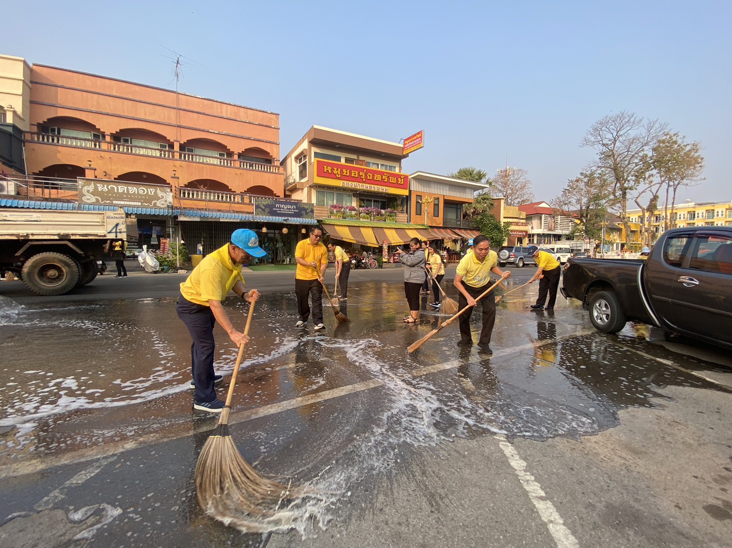 พช.นครพนม ร่วมกิจกรรม Big Cleaning day ล้างถนน เก็บขยะ เก็บซากเรือไฟ ตามนโนบาย “หน้าบ้านน่ามอง นครพนมน่าอยู่” ส่งเสริมการท่องเที่ยว ให้นครพนมเป็นเมืองรองที่ต้องมา