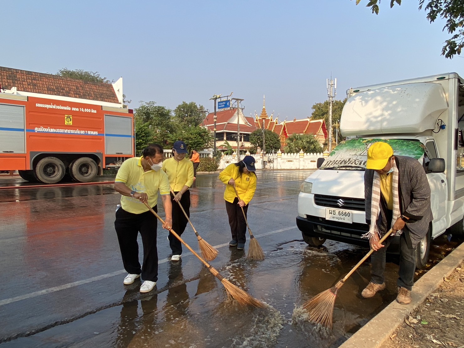 พช.นครพนม ร่วมกิจกรรม Big Cleaning day ล้างถนน เก็บขยะ เก็บซากเรือไฟ ตามนโนบาย “หน้าบ้านน่ามอง นครพนมน่าอยู่” ส่งเสริมการท่องเที่ยว ให้นครพนมเป็นเมืองรองที่ต้องมา