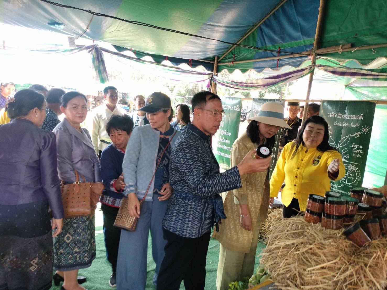 พช.นครพนม   ร่วมเปิดงานเกษตรลุ่มน้ำโขง ครั้งที่ 25 ถ่ายทอดความรู้และเปิดพื้นที่จำหน่ายผลิตภัณฑ์ ผลผลิต และสินค้าทางการเกษตร ขับเคลื่อนการพัฒนาคุณภาพชีวิตของเกษตรกรชาวจังหวัดนครพนมอย่างยั่งยืนด้วยเทคโนโลยี