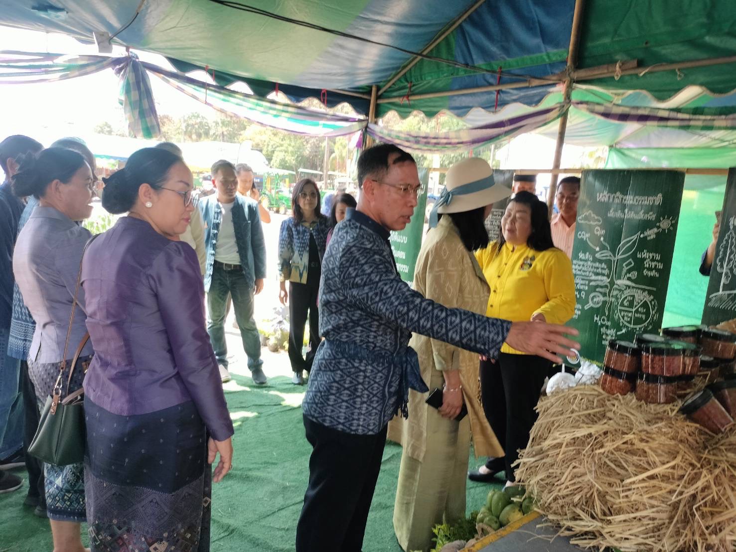 พช.นครพนม   ร่วมเปิดงานเกษตรลุ่มน้ำโขง ครั้งที่ 25 ถ่ายทอดความรู้และเปิดพื้นที่จำหน่ายผลิตภัณฑ์ ผลผลิต และสินค้าทางการเกษตร ขับเคลื่อนการพัฒนาคุณภาพชีวิตของเกษตรกรชาวจังหวัดนครพนมอย่างยั่งยืนด้วยเทคโนโลยี