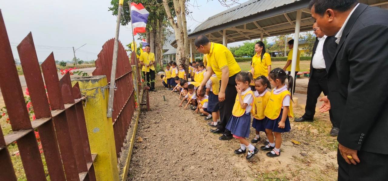 พช.นครพนม   ติดตามการดำเนินงานตามแนวทางการน้อมนำแนวพระราชดำริของสมเด็จพระกนิษฐาธิราชเจ้า กรมสมเด็จพระเทพรัตนราชสุดา ฯ สยามบรมราชกุมารี สู่ปฏิบัติการปลูกผักสวนครัว เพื่อสร้างความมั่นคงทางอาหาร ประจำปีงบประมาณ พ.ศ. 2567