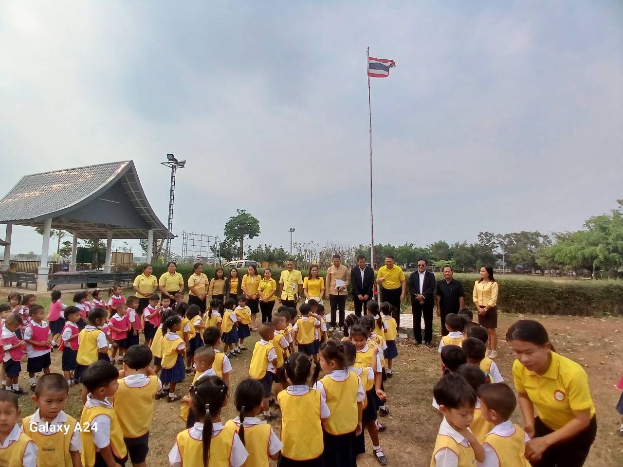 พช.นครพนม   ติดตามการดำเนินงานตามแนวทางการน้อมนำแนวพระราชดำริของสมเด็จพระกนิษฐาธิราชเจ้า กรมสมเด็จพระเทพรัตนราชสุดา ฯ สยามบรมราชกุมารี สู่ปฏิบัติการปลูกผักสวนครัว เพื่อสร้างความมั่นคงทางอาหาร ประจำปีงบประมาณ พ.ศ. 2567