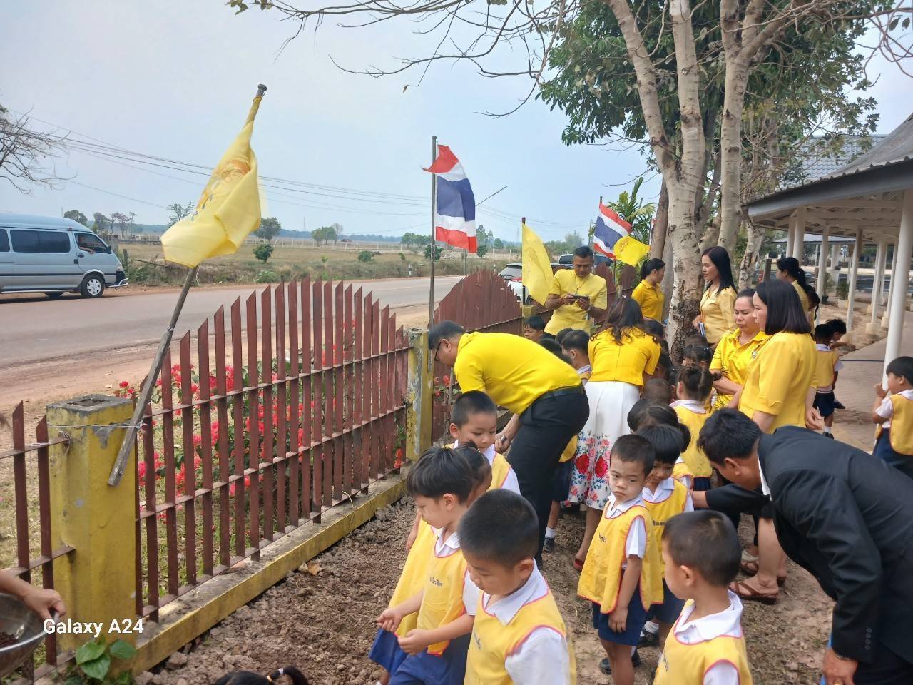 พช.นครพนม   ติดตามการดำเนินงานตามแนวทางการน้อมนำแนวพระราชดำริของสมเด็จพระกนิษฐาธิราชเจ้า กรมสมเด็จพระเทพรัตนราชสุดา ฯ สยามบรมราชกุมารี สู่ปฏิบัติการปลูกผักสวนครัว เพื่อสร้างความมั่นคงทางอาหาร ประจำปีงบประมาณ พ.ศ. 2567