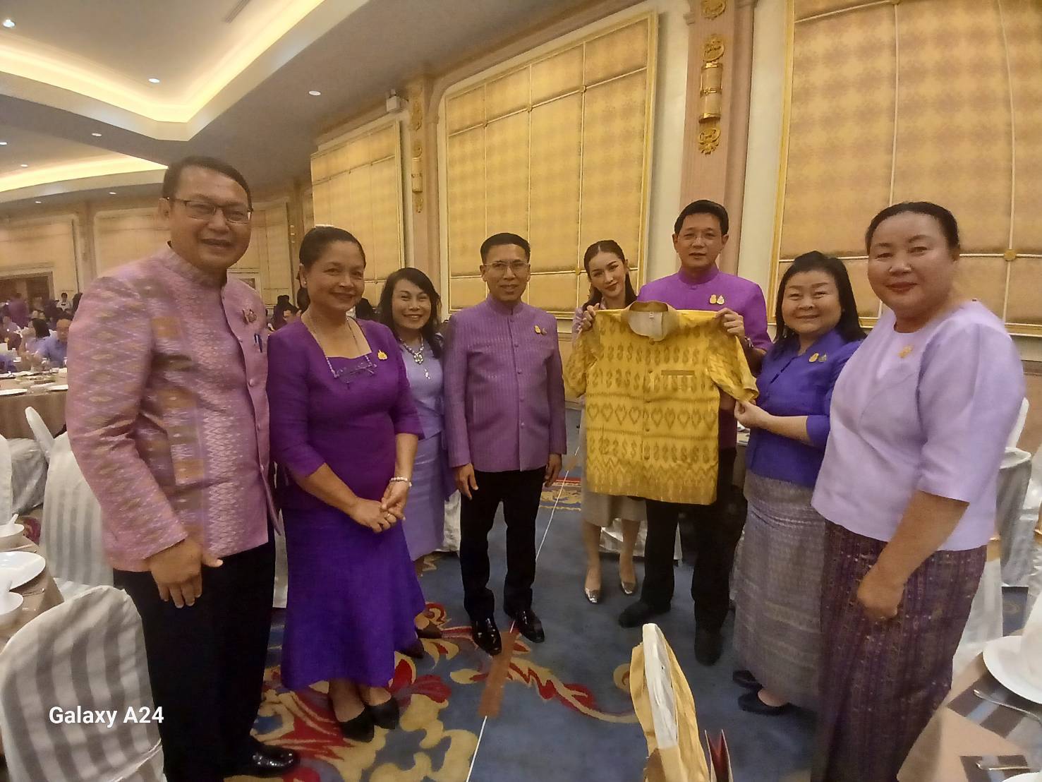 จังหวัดนครพนม   ร่วมประชุมแนวทางการขับเคลื่อนงานตามโครงการอบรมเพิ่มประสิทธิภาพผู้นำในการเสริมสร้างบทบาทของหมู่บ้านสู่การพัฒนาประเทศอย่างยั่งยืน ประจำปีงบประมาณ พ.ศ. 2567 รวม 20 จังหวัดภาคอีสาน ปลัด มท. มอบนโนบาย ย้ำเป็น “ราชสีห์ผู้ภักดีของแผ่นดิน” ทำหน้าที่ผู้นำการบำบัดทุกข์ บำรุงสุข แบบบูรณาการให้สำเร็จ มุ่งมั่นทำงาน “ด้วยน้ำใจ” และมีจิตวิญญาณในการทำประโยชน์เพื่อพี่น้องประชาชน