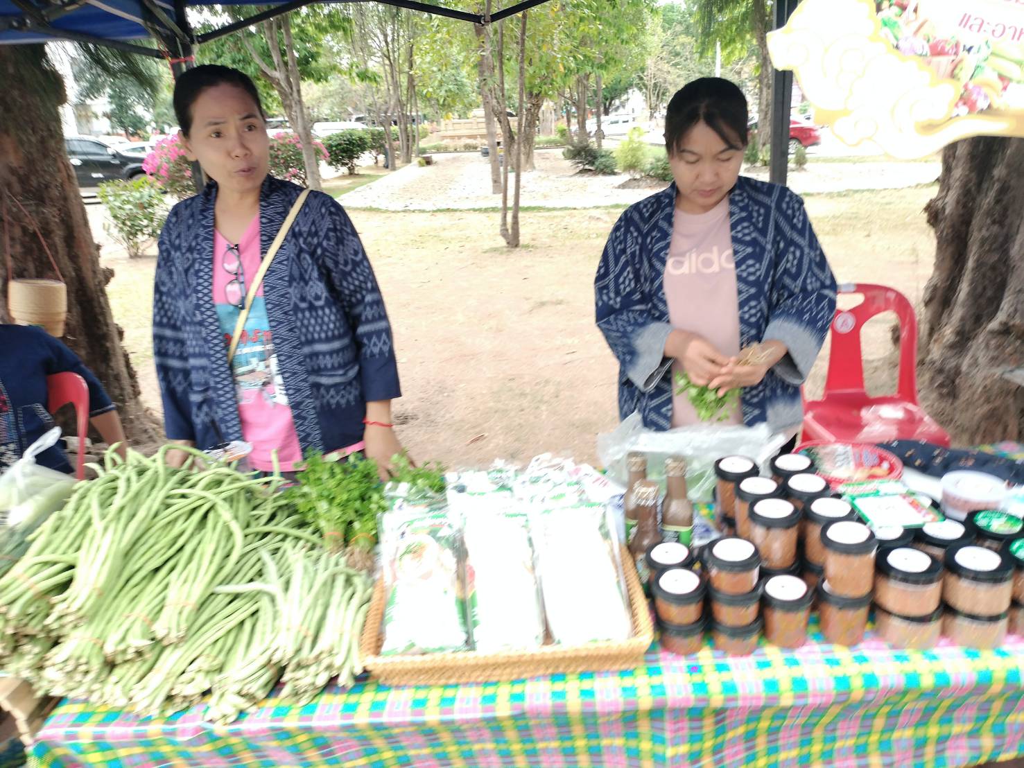นครพนม   จัดแสดงและจำหน่ายผลผลิต โคก หนอง นา “ตลาดนัดโคก หนอง นา และอาหารปลอดภัย” สู่ความยั่งยืน