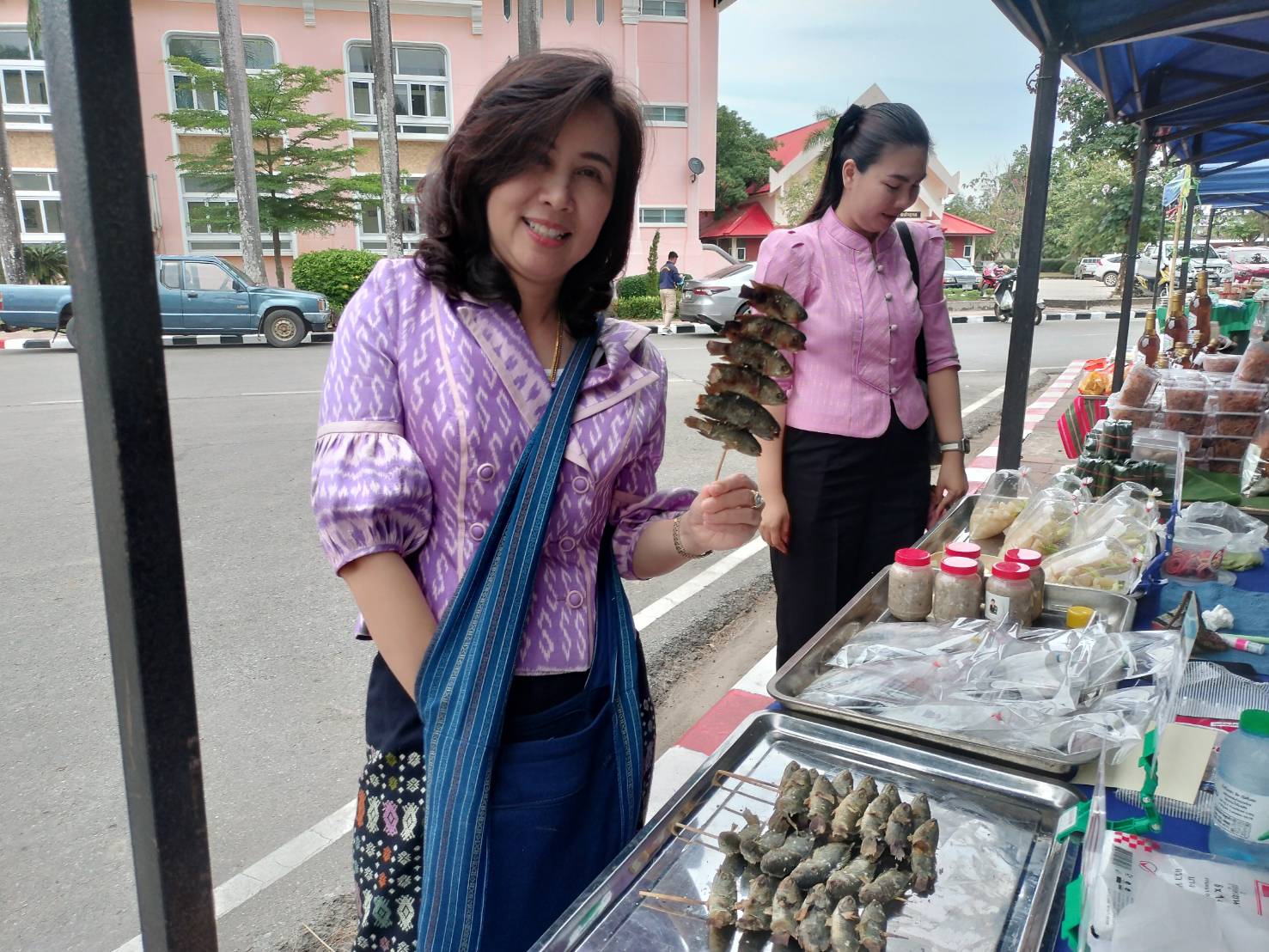 นครพนม   จัดแสดงและจำหน่ายผลผลิต โคก หนอง นา “ตลาดนัดโคก หนอง นา และอาหารปลอดภัย” สู่ความยั่งยืน