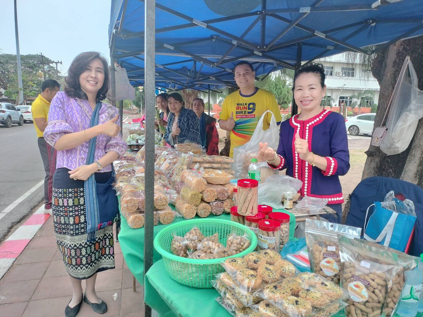 นครพนม   จัดแสดงและจำหน่ายผลผลิต โคก หนอง นา “ตลาดนัดโคก หนอง นา และอาหารปลอดภัย” สู่ความยั่งยืน