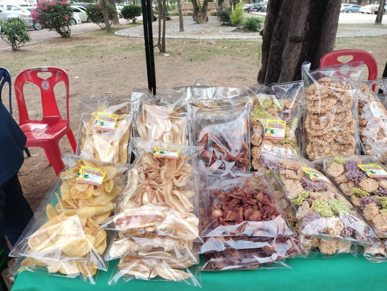 นครพนม   จัดแสดงและจำหน่ายผลผลิต โคก หนอง นา “ตลาดนัดโคก หนอง นา และอาหารปลอดภัย” สู่ความยั่งยืน