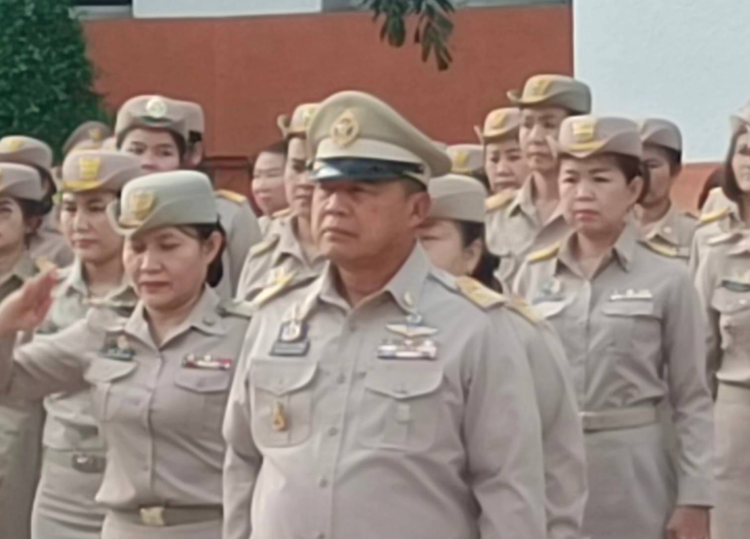 พช.นครพนม   ร่วมกิจกรรมเคารพธงชาติ สวดมนต์ไหว้พระ สร้างสำนึกรักและภาคภูมิใจในชาติไทย