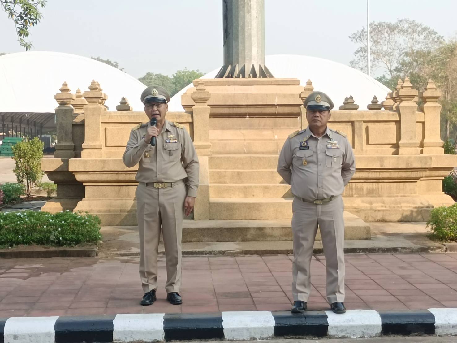 พช.นครพนม   ร่วมกิจกรรมเคารพธงชาติ สวดมนต์ไหว้พระ สร้างสำนึกรักและภาคภูมิใจในชาติไทย