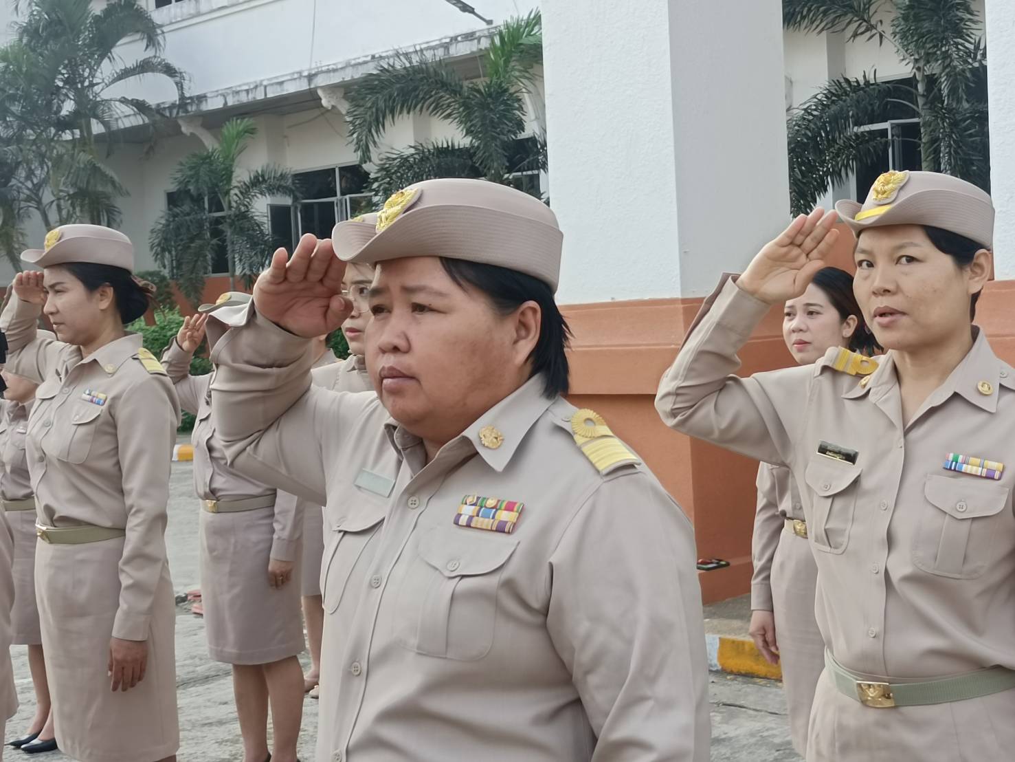 พช.นครพนม   ร่วมกิจกรรมเคารพธงชาติ สวดมนต์ไหว้พระ สร้างสำนึกรักและภาคภูมิใจในชาติไทย