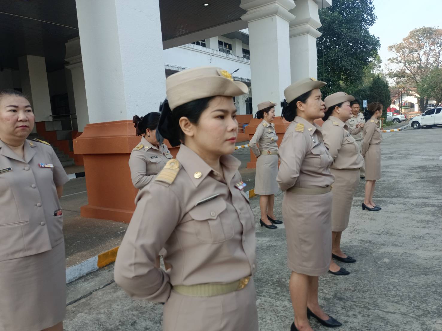 พช.นครพนม   ร่วมกิจกรรมเคารพธงชาติ สวดมนต์ไหว้พระ สร้างสำนึกรักและภาคภูมิใจในชาติไทย