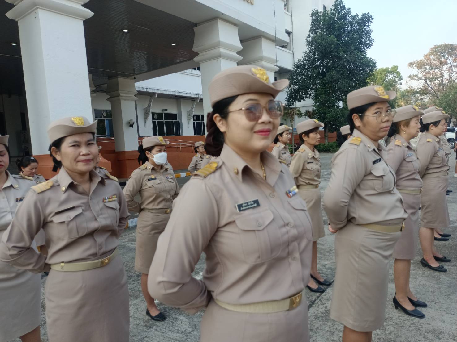 พช.นครพนม   ร่วมกิจกรรมเคารพธงชาติ สวดมนต์ไหว้พระ สร้างสำนึกรักและภาคภูมิใจในชาติไทย