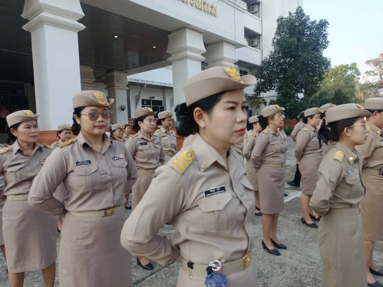 พช.นครพนม   ร่วมกิจกรรมเคารพธงชาติ สวดมนต์ไหว้พระ สร้างสำนึกรักและภาคภูมิใจในชาติไทย