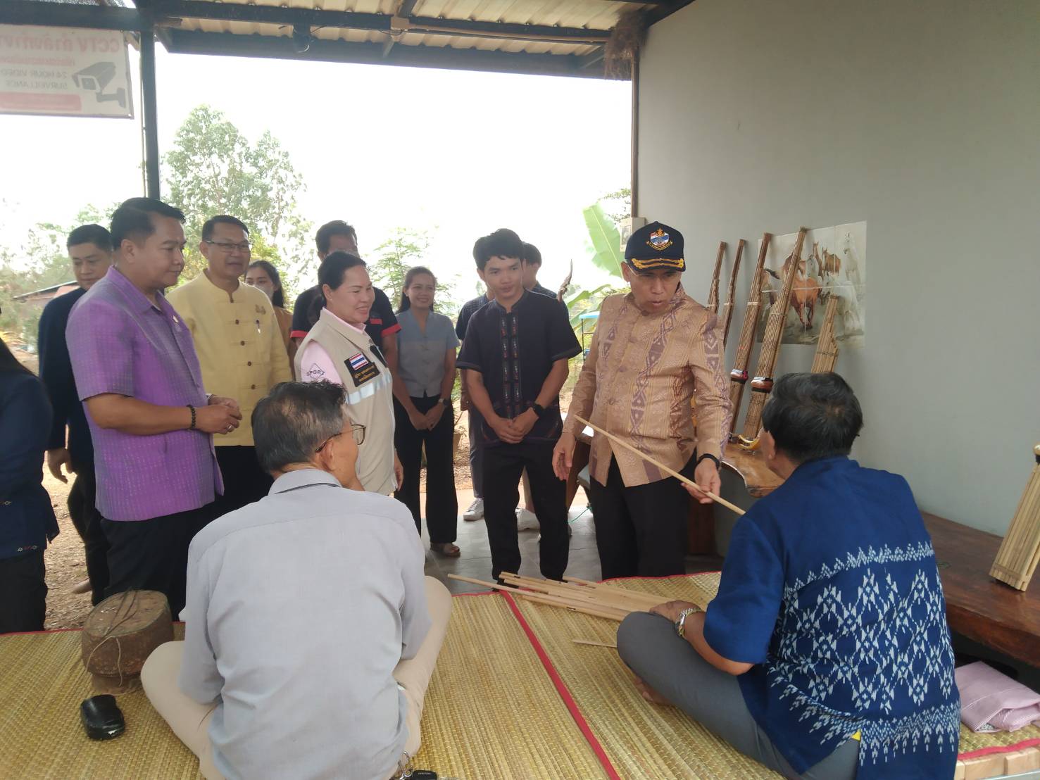 พ่อเมืองนครพนม    ลงพื้นที่ตรวจเยี่ยม หมู่บ้าน OTOP เพื่อการท่องเที่ยวบ้านท่าเรือ ตำบลท่าเรือ อำเภอนาหว้า จังหวัดนครพนม