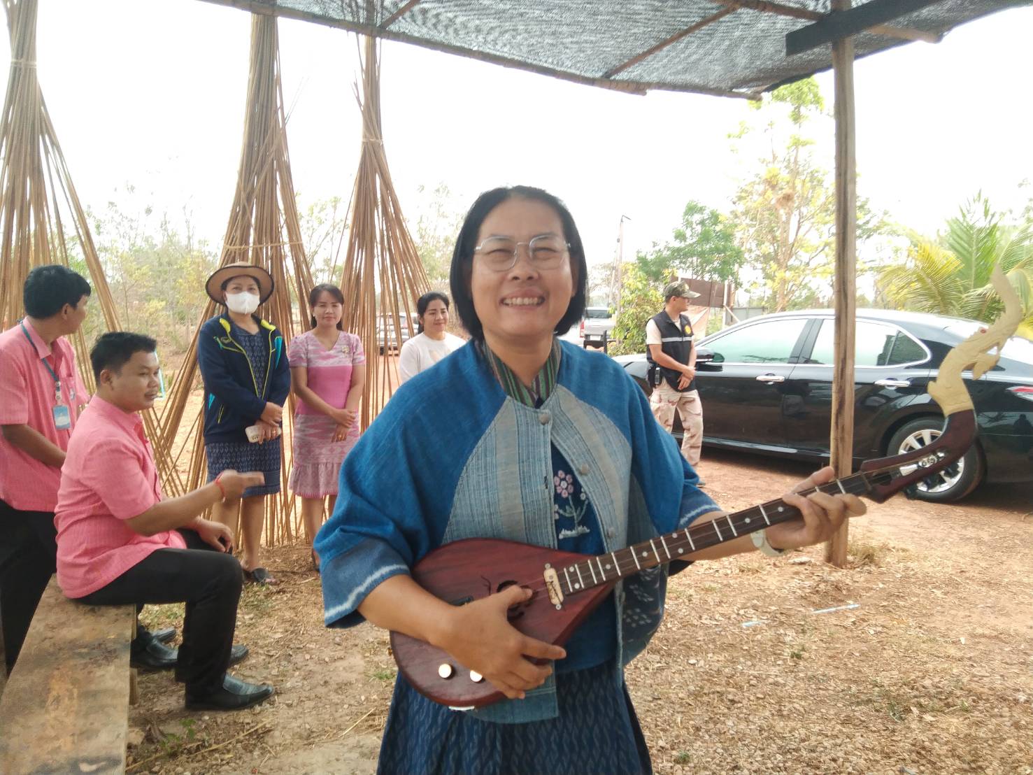 พ่อเมืองนครพนม    ลงพื้นที่ตรวจเยี่ยม หมู่บ้าน OTOP เพื่อการท่องเที่ยวบ้านท่าเรือ ตำบลท่าเรือ อำเภอนาหว้า จังหวัดนครพนม