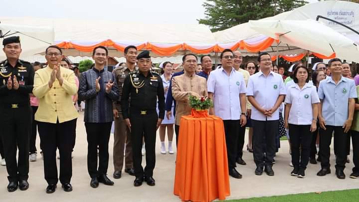 พช.นครพนม    ร่วมพิธีเปิด ‘มินิธัญญารักษ์ โรงพยาบาลนาหว้า (บ้านอรุณใหม่)’เพิ่มการเข้าถึงสถานบริการบำบัดรักษา ดูแลผู้ป่วยจิตเวชยาเสพติด