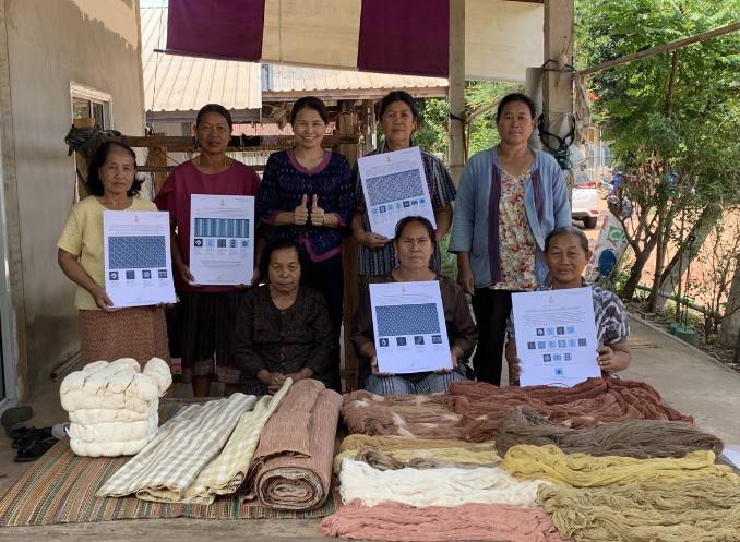 พช.นครพนม    เร่งส่งเสริมการทอผ้าลายพระราชาทาน “ผ้าลายสิริวชิราภรณ์” และส่งเสริม “Sustainable Fashion : แฟชั่นแห่งความยั่งยืน”