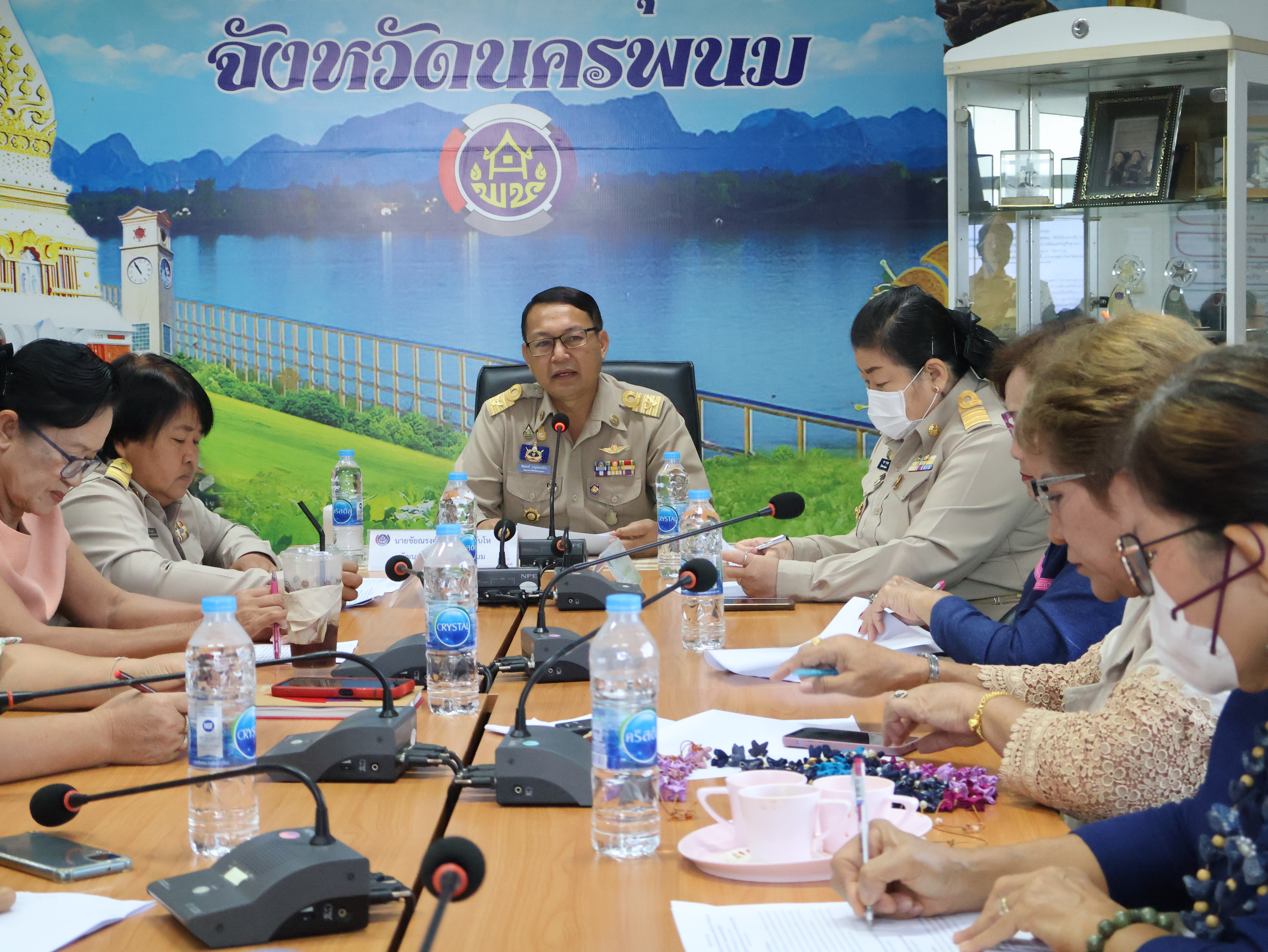 พช.นครพนม   การประชุมเตรียมความพร้อมดำเนินโครงการรวมพลังสตรีศรีนครพนม “เทิดไท้องค์ราชัน” ประจำปี 2567 และ กิจกรรมหกรรมการออม 50 ปี ทุนชุมชนขับเคลื่อนเศรษฐกิจฐานราก