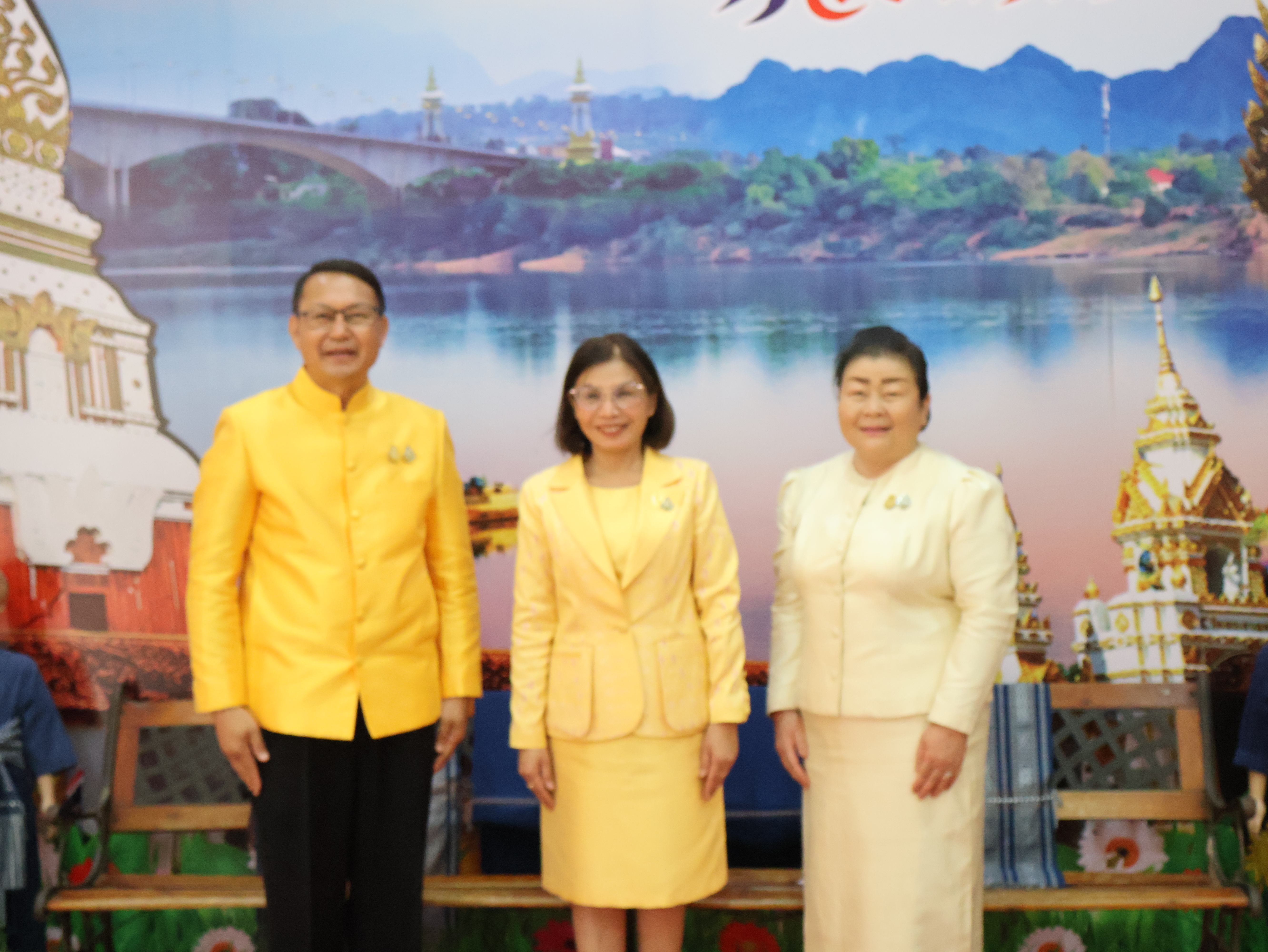 จังหวัดนครพนม   จัดโครงการรวมพลังสตรีศรีนครพนม “เทิดไท้องค์ราชัน” กิจกรรมเนื่องในวันสตรีสากลจังหวัดนครพนม ประจำปี 2567 และกิจกรรมมหกรรมการออม 50 ปี ทุนชุมชนขับเคลื่อนเศรษฐกิจฐานราก
