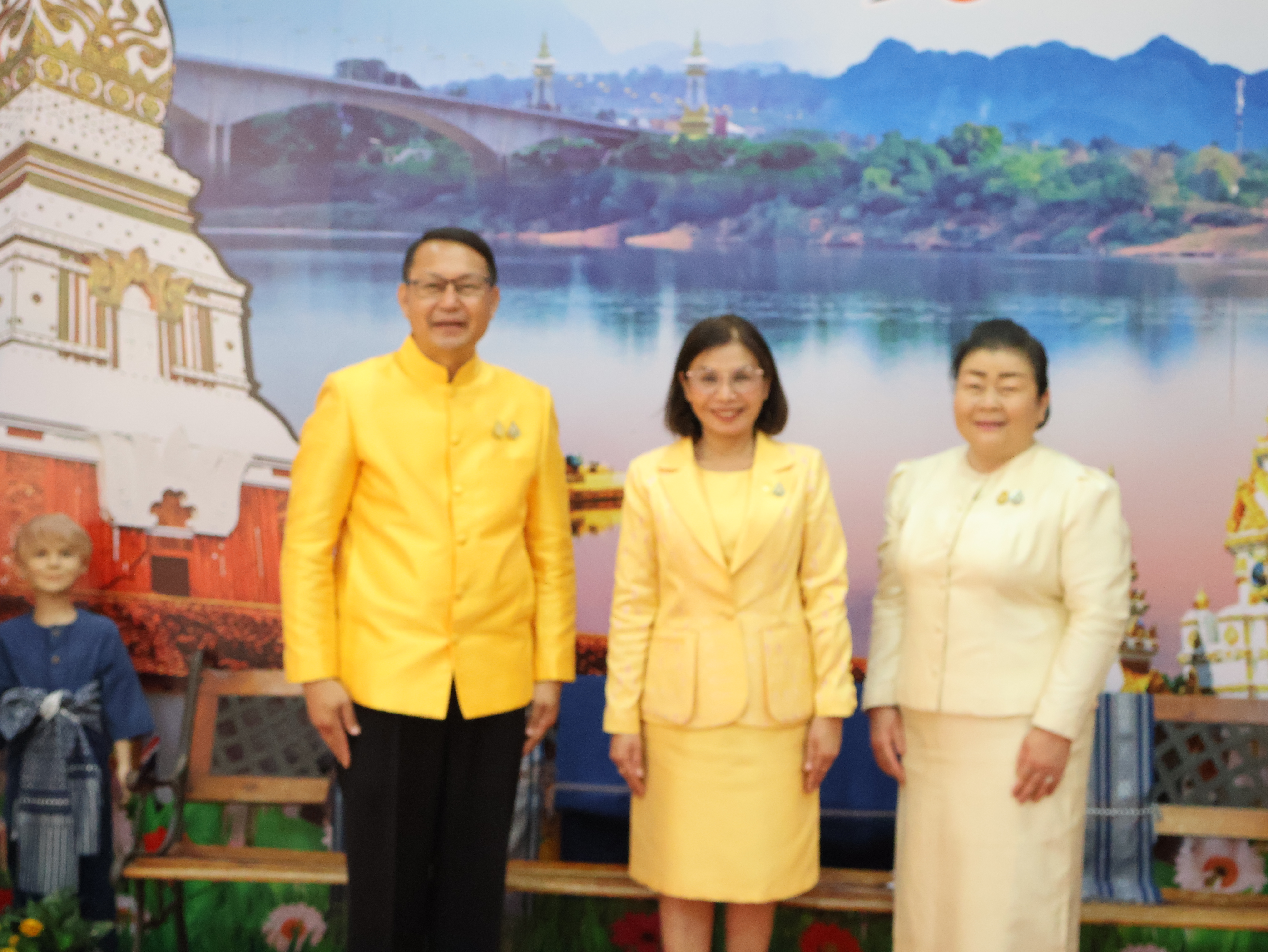 จังหวัดนครพนม   จัดโครงการรวมพลังสตรีศรีนครพนม “เทิดไท้องค์ราชัน” กิจกรรมเนื่องในวันสตรีสากลจังหวัดนครพนม ประจำปี 2567 และกิจกรรมมหกรรมการออม 50 ปี ทุนชุมชนขับเคลื่อนเศรษฐกิจฐานราก