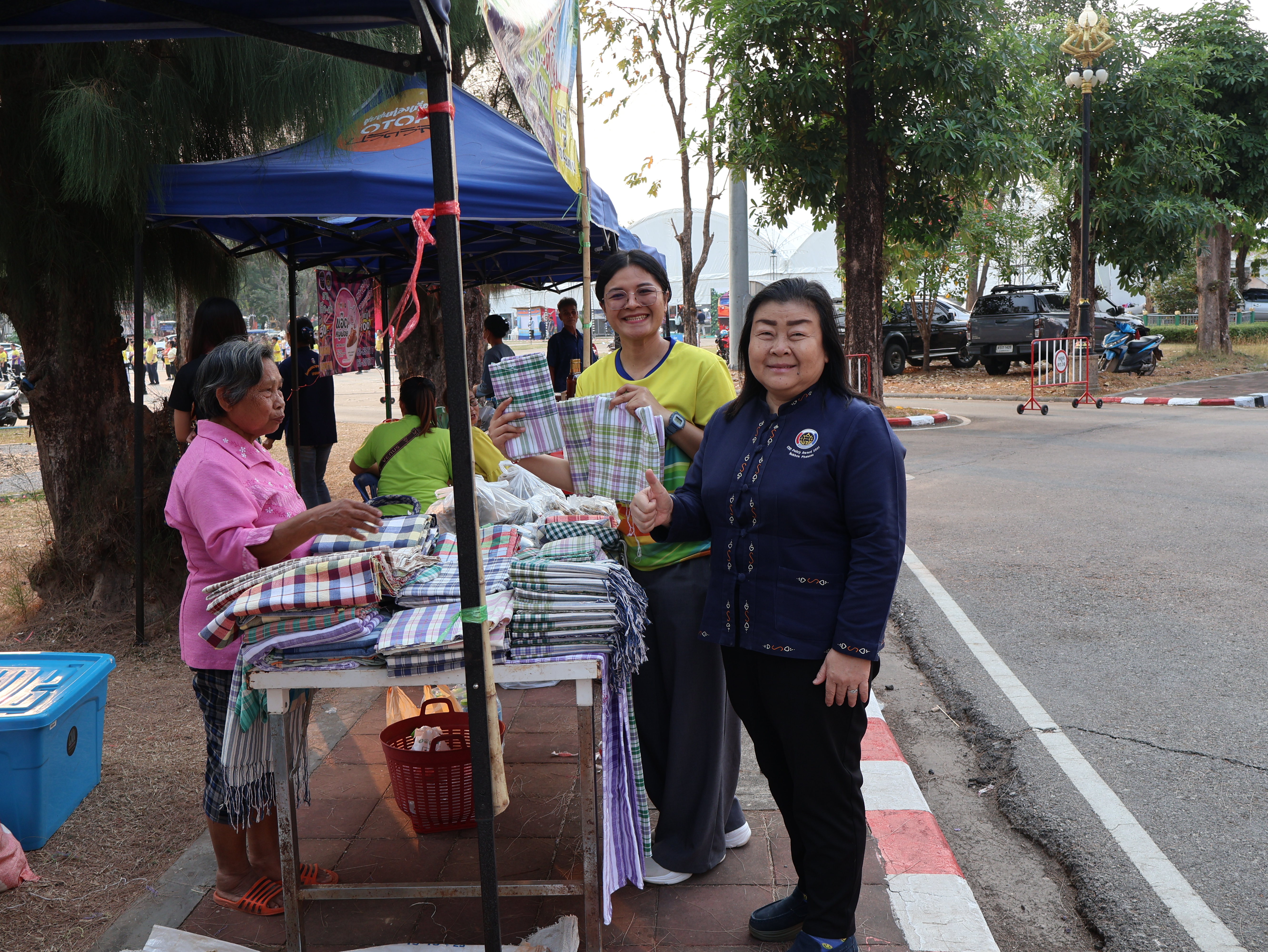 นครพนม   จัดแสดงและจำหน่ายผลผลิต โคก หนอง นา “ตลาดนัดโคก หนอง นา และอาหารปลอดภัย” สู่ความยั่งยืน