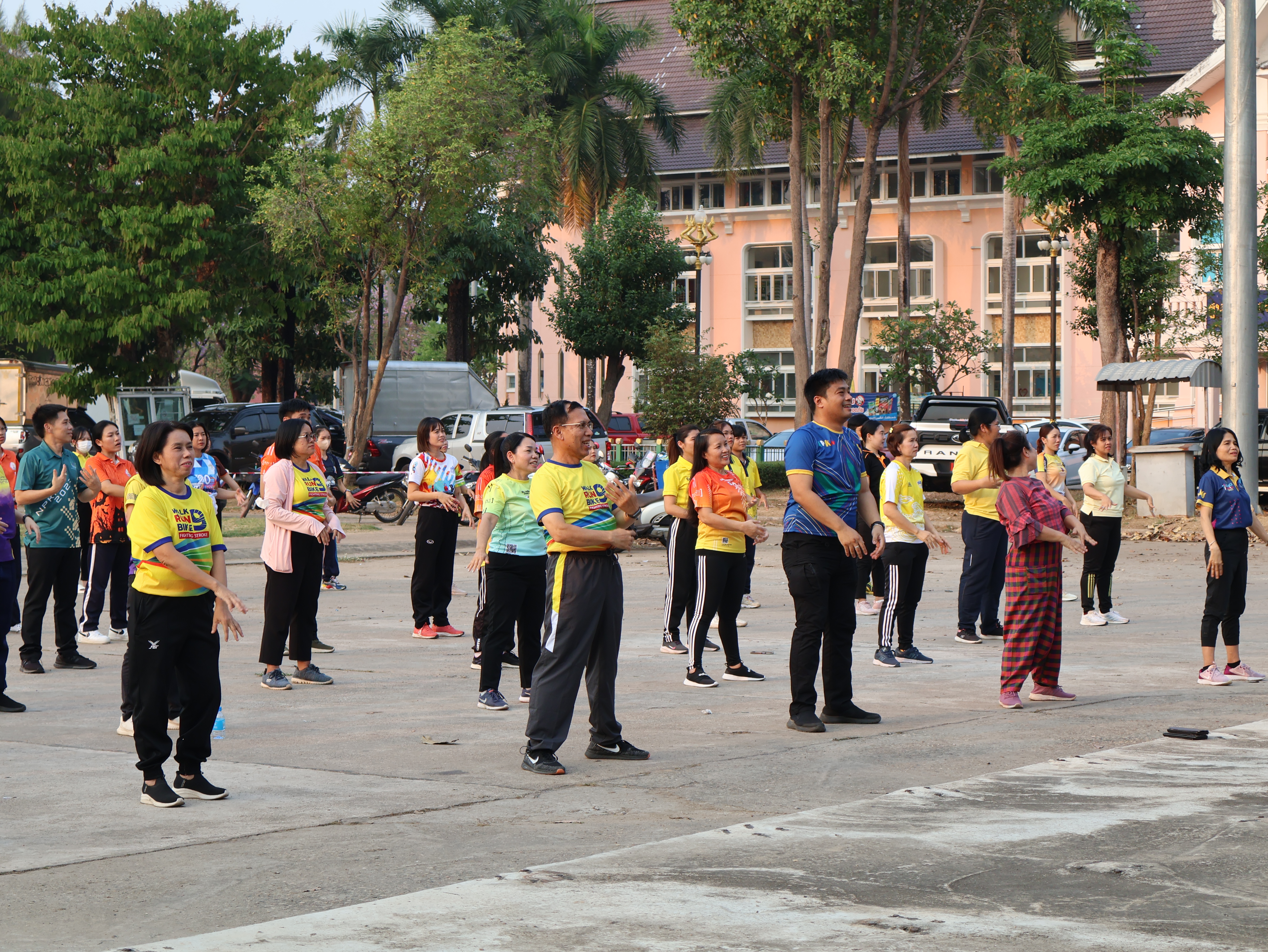 พช.นครพนม   ร่วมกิจกรรม Exercise สร้างนิสัยออกกำลังกาย ทุกวันพุธ
