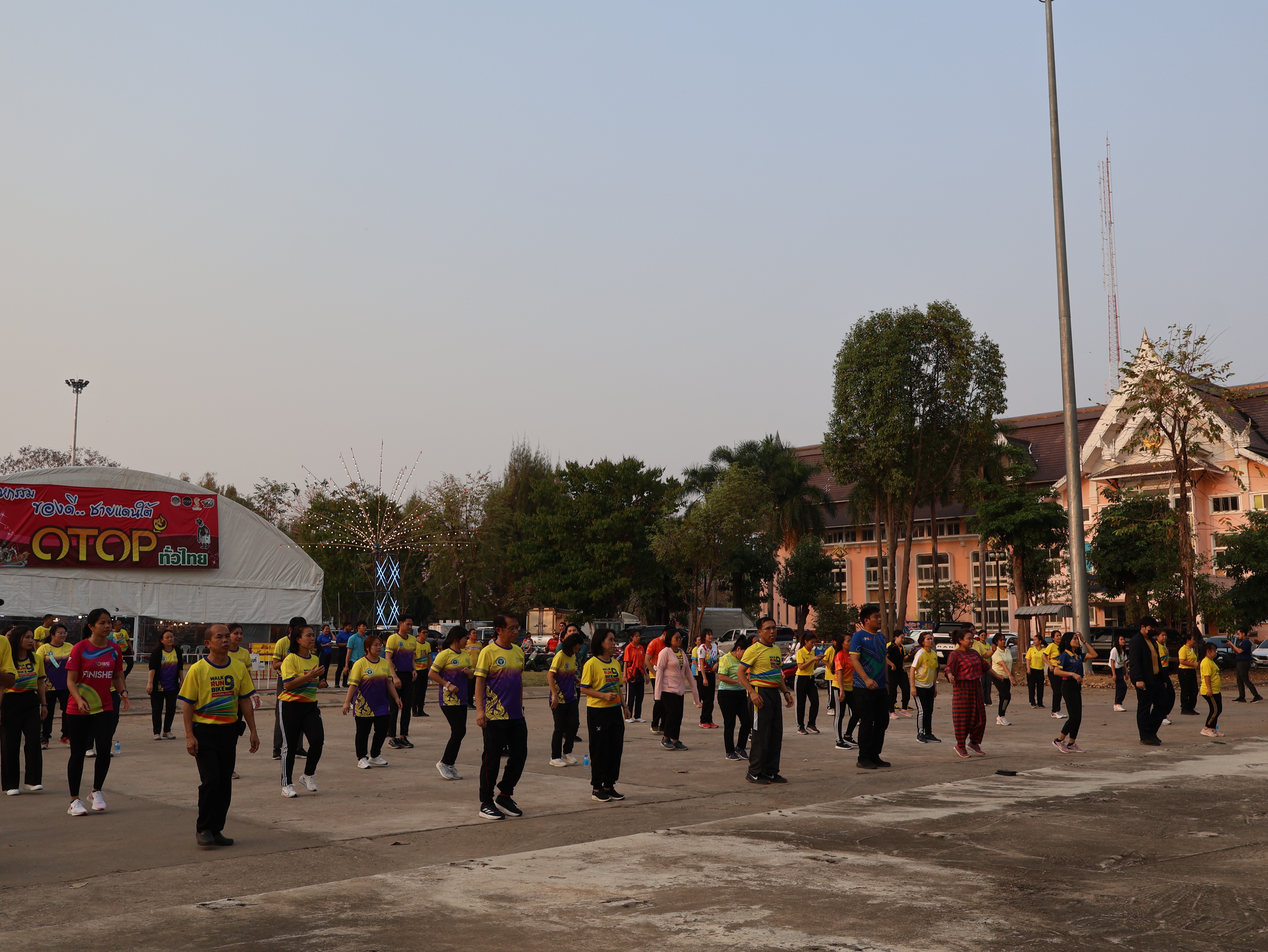 พช.นครพนม   ร่วมกิจกรรม Exercise สร้างนิสัยออกกำลังกาย ทุกวันพุธ
