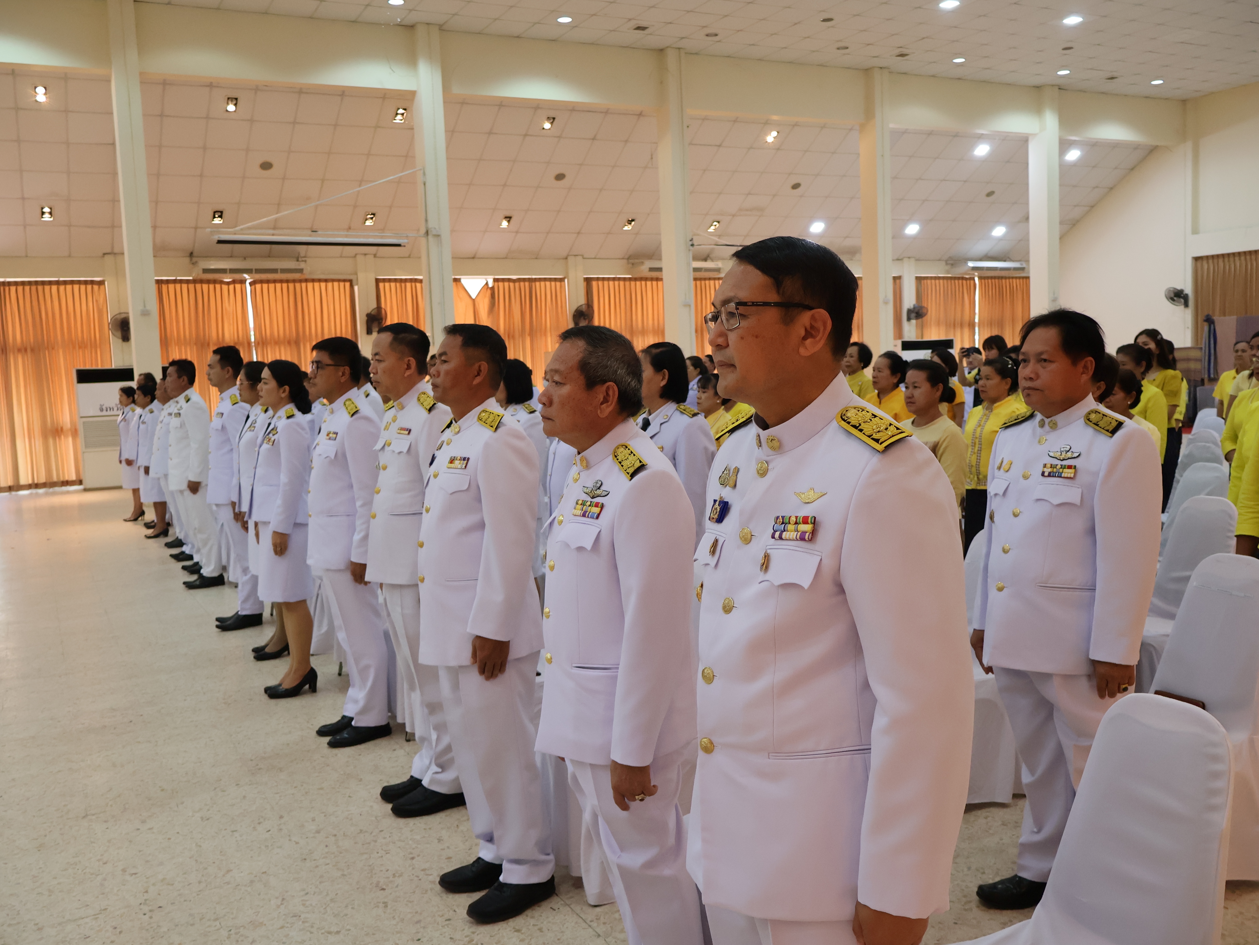จังหวัดนครพนม   จัดพิธีมอบแบบลายผ้าพระราชทาน “ผ้าลายสิริวชิราภรณ์” “ผ้าลายชบาปัตตานี” และเครื่องหมายรับรองสินค้าแฟชั่นและหัตถกรรมพระราชทาน “Sustainable Fashion : แฟชั่นแห่งความยั่งยืน” ให้กับช่างทอผ้าทุกกลุ่ม ทุกเทคนิค เพื่อพัฒนาคุณภาพชีวิตประชาชนอย่างยั่งยืน