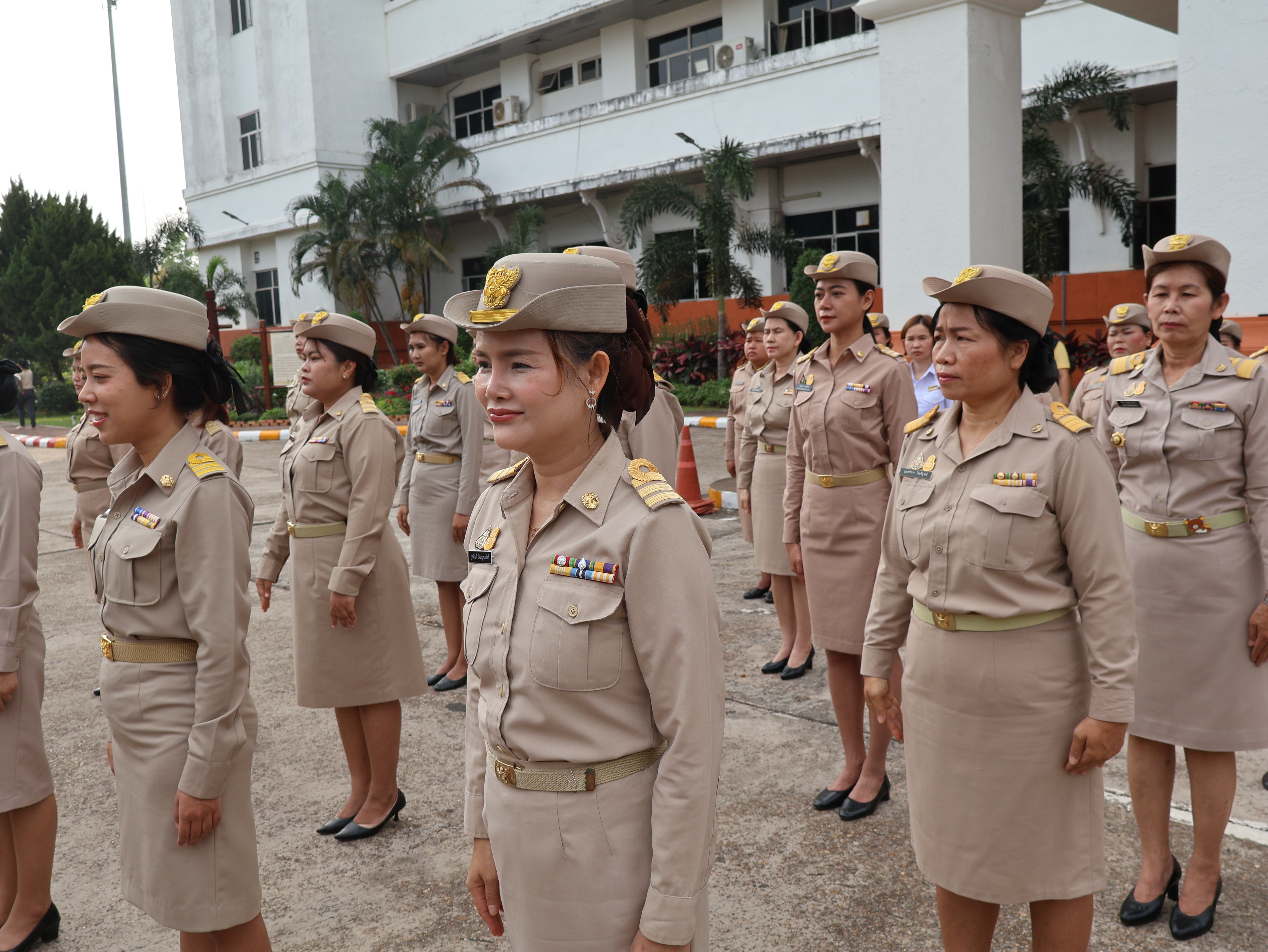 พช.นครพนม   ร่วมกิจกรรมเคารพธงชาติ สวดมนต์ไหว้พระ สร้างสำนึกรักและภาคภูมิใจในชาติไทย