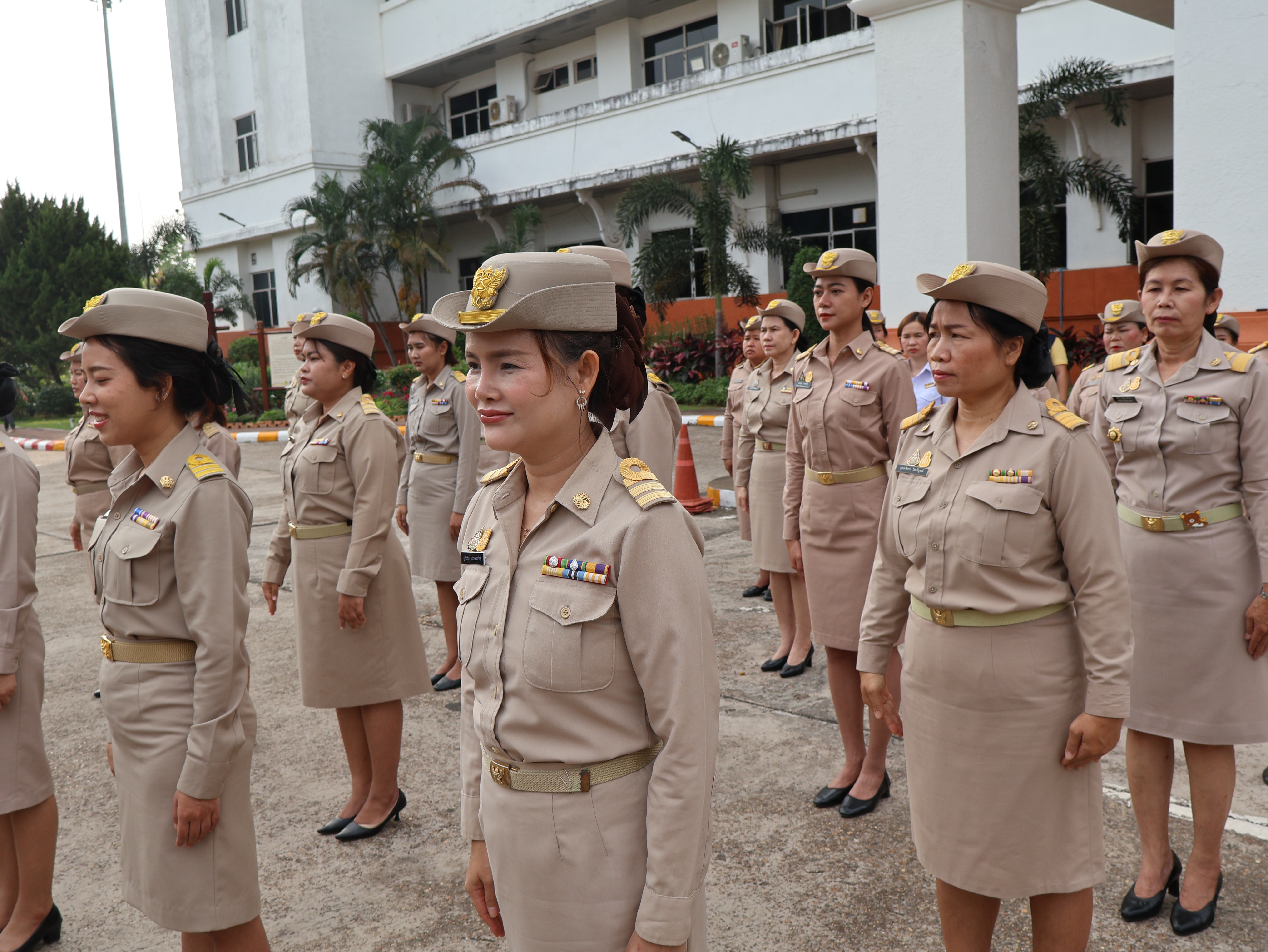 พช.นครพนม   ร่วมกิจกรรมเคารพธงชาติ สวดมนต์ไหว้พระ สร้างสำนึกรักและภาคภูมิใจในชาติไทย
