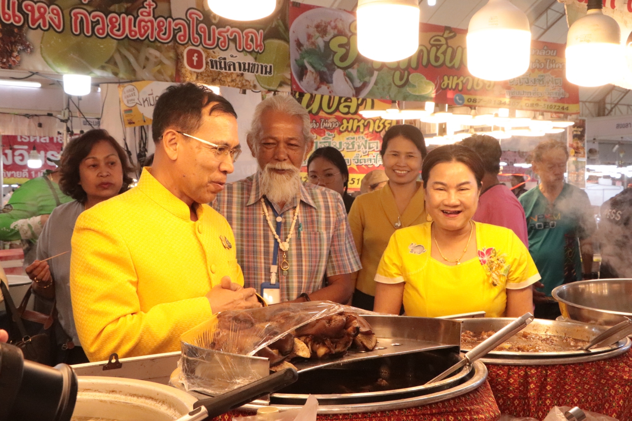 พ่อเมืองนครพนม   เยี่ยมชมการจัดงานมหกรรมการแสดงและจำหน่ายสินค้า OTOP ภายใต้งาน “ของดีชายแดนใต้ & OTOP ทั่วไทย ร่วมใจสู่ลุ่มแม่น้ำโขง” ประจำปี 2567