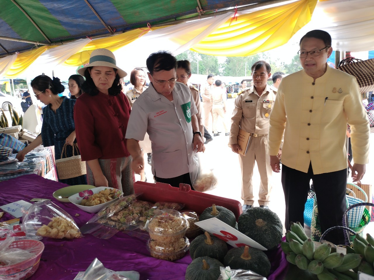 พช.นครพนม    ร่วมโครงการจังหวัดเคลื่อนที่แบบบูรณาการ “หน่วยบำบัดทุกข์ บำรุงสุข สร้างรอยยิ้มให้ประชาชนจังหวัดนครพนม” และหน่วยแพทย์เคลื่อนที่ พอ.สว. จังหวัดนครพนม ประจำปีงบประมาณ พ.ศ. 2567 พื้นที่อำเภอบ้านแพง