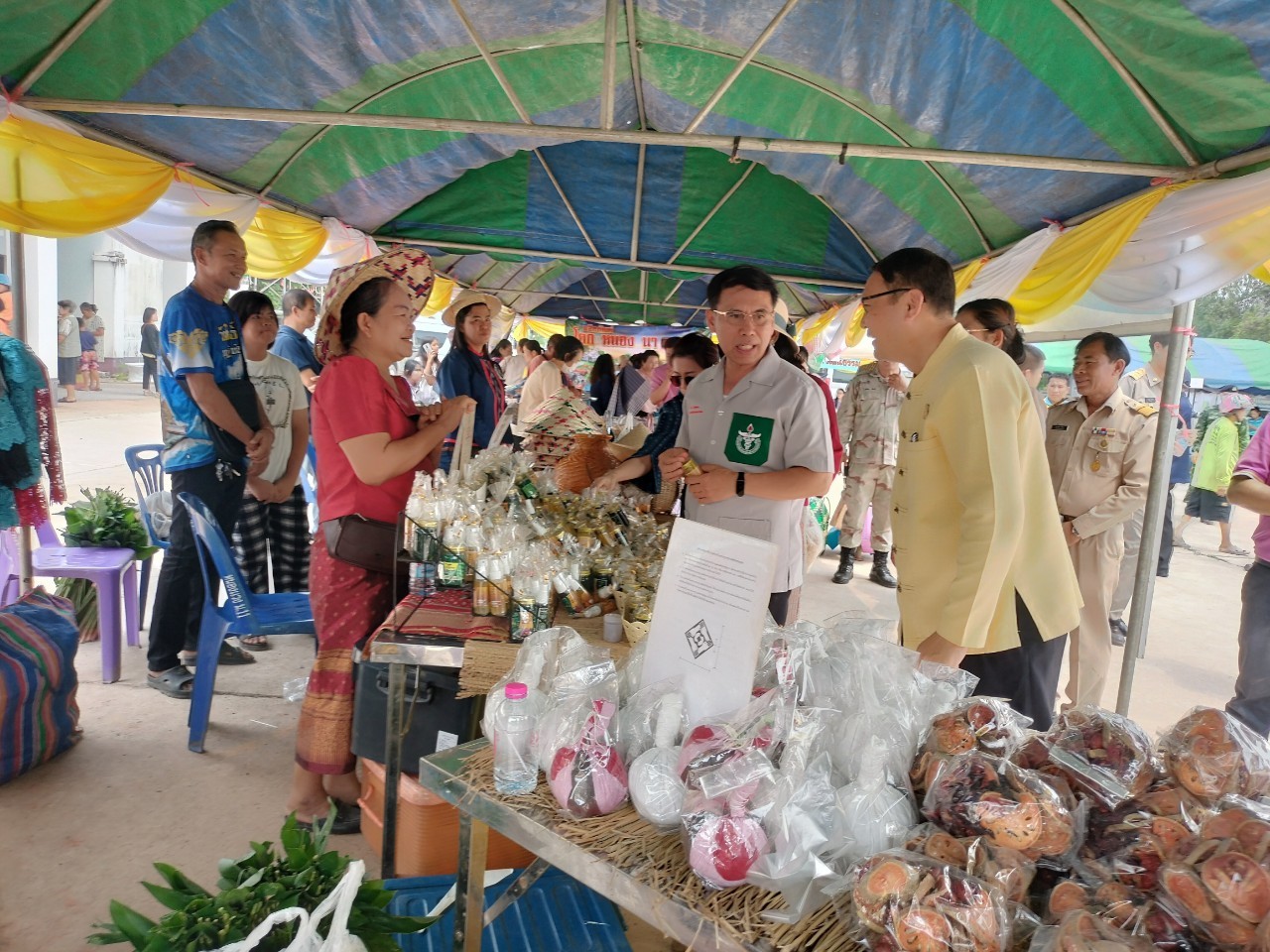 พช.นครพนม    ร่วมโครงการจังหวัดเคลื่อนที่แบบบูรณาการ “หน่วยบำบัดทุกข์ บำรุงสุข สร้างรอยยิ้มให้ประชาชนจังหวัดนครพนม” และหน่วยแพทย์เคลื่อนที่ พอ.สว. จังหวัดนครพนม ประจำปีงบประมาณ พ.ศ. 2567 พื้นที่อำเภอบ้านแพง