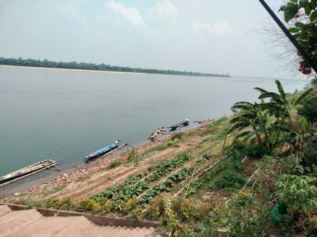 พ่อเมืองนครพนม   ลงพื้นที่ตรวจเยี่ยมการดำเนินโครงการหมู่บ้านยั่งยืน (Sustainable Village)พื้นที่อำเภอบ้านแพง