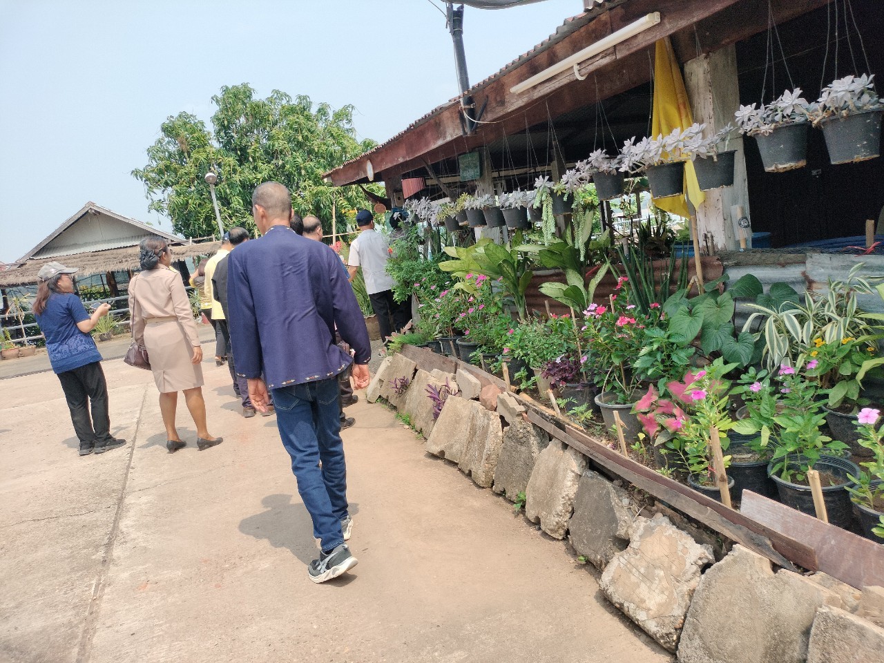 พ่อเมืองนครพนม   ลงพื้นที่ตรวจเยี่ยมการดำเนินโครงการหมู่บ้านยั่งยืน (Sustainable Village)พื้นที่อำเภอบ้านแพง