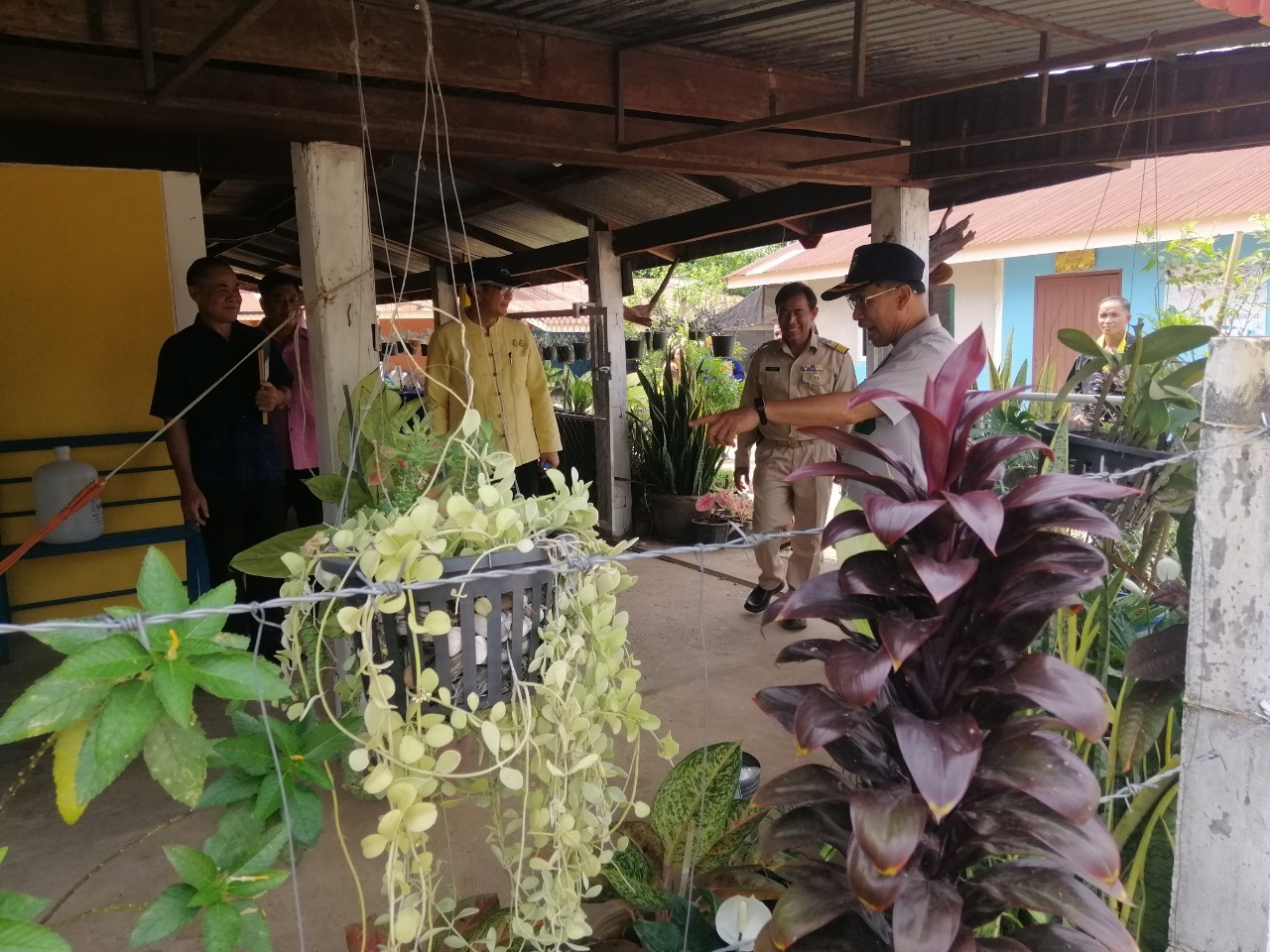 พ่อเมืองนครพนม   ลงพื้นที่ตรวจเยี่ยมการดำเนินโครงการหมู่บ้านยั่งยืน (Sustainable Village)พื้นที่อำเภอบ้านแพง
