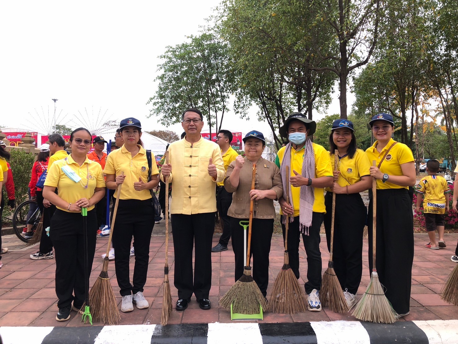 พช.นครพนม    ร่วมกิจกรรม Big Cleaning day ดำเนินการทำความสะอาด สร้างความเป็นระเบียบเรียบร้อยในบ้านเมือง ตามนโยบาย “หน้าบ้านน่ามอง นครพนมน่าอยู่”