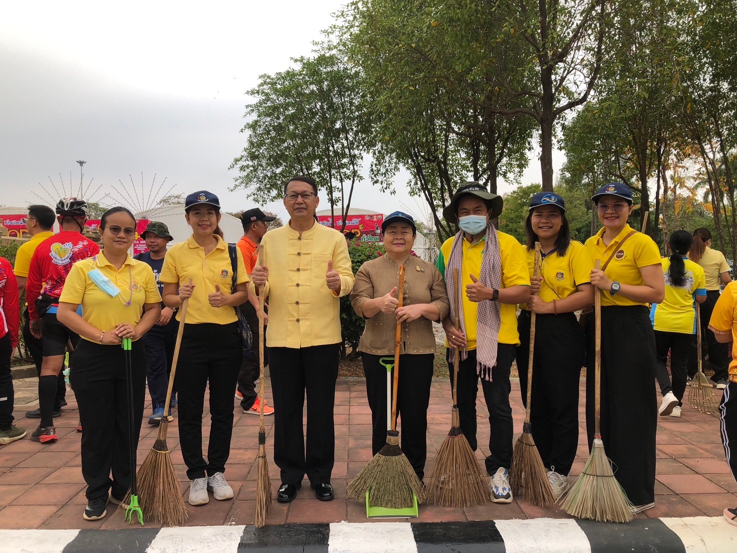 พช.นครพนม    ร่วมกิจกรรม Big Cleaning day ดำเนินการทำความสะอาด สร้างความเป็นระเบียบเรียบร้อยในบ้านเมือง ตามนโยบาย “หน้าบ้านน่ามอง นครพนมน่าอยู่”