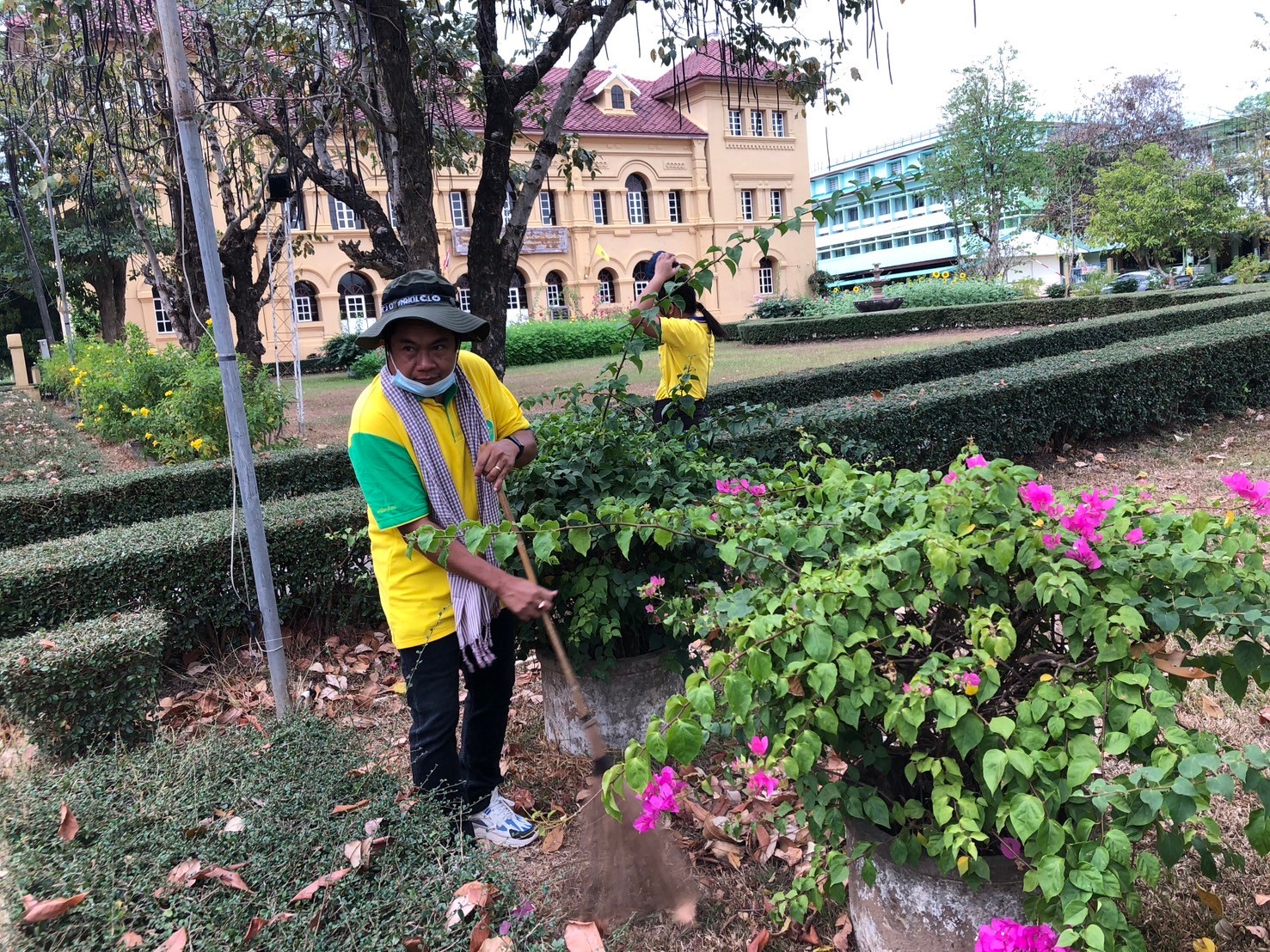 พช.นครพนม    ร่วมกิจกรรม Big Cleaning day ดำเนินการทำความสะอาด สร้างความเป็นระเบียบเรียบร้อยในบ้านเมือง ตามนโยบาย “หน้าบ้านน่ามอง นครพนมน่าอยู่”