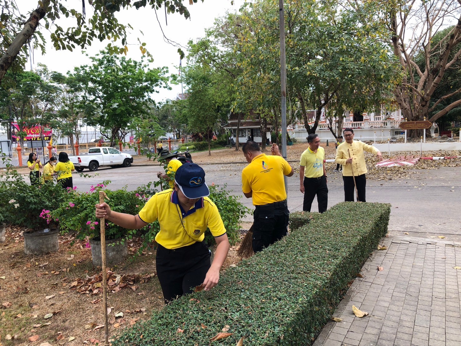 พช.นครพนม    ร่วมกิจกรรม Big Cleaning day ดำเนินการทำความสะอาด สร้างความเป็นระเบียบเรียบร้อยในบ้านเมือง ตามนโยบาย “หน้าบ้านน่ามอง นครพนมน่าอยู่”