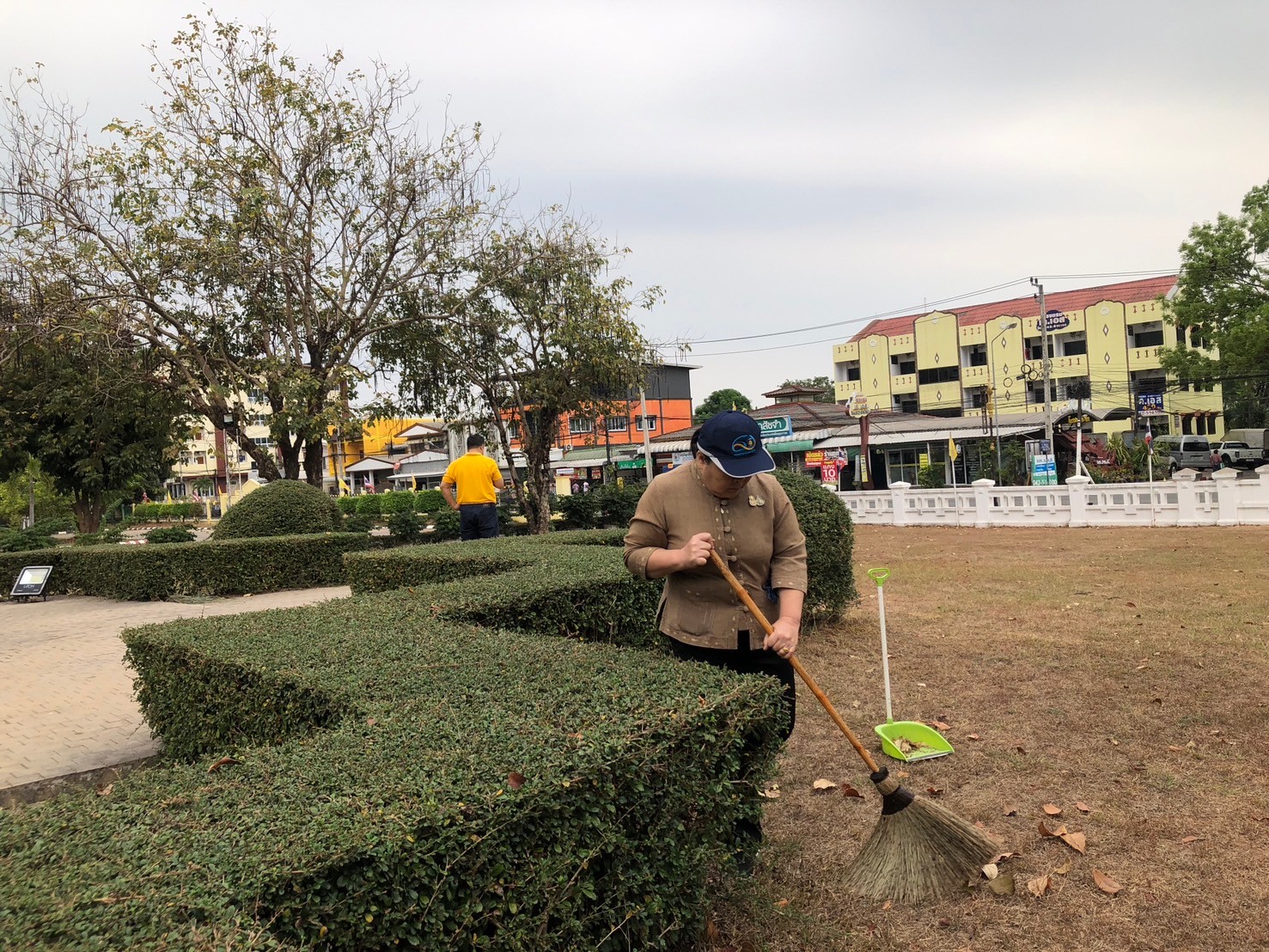 พช.นครพนม    ร่วมกิจกรรม Big Cleaning day ดำเนินการทำความสะอาด สร้างความเป็นระเบียบเรียบร้อยในบ้านเมือง ตามนโยบาย “หน้าบ้านน่ามอง นครพนมน่าอยู่”