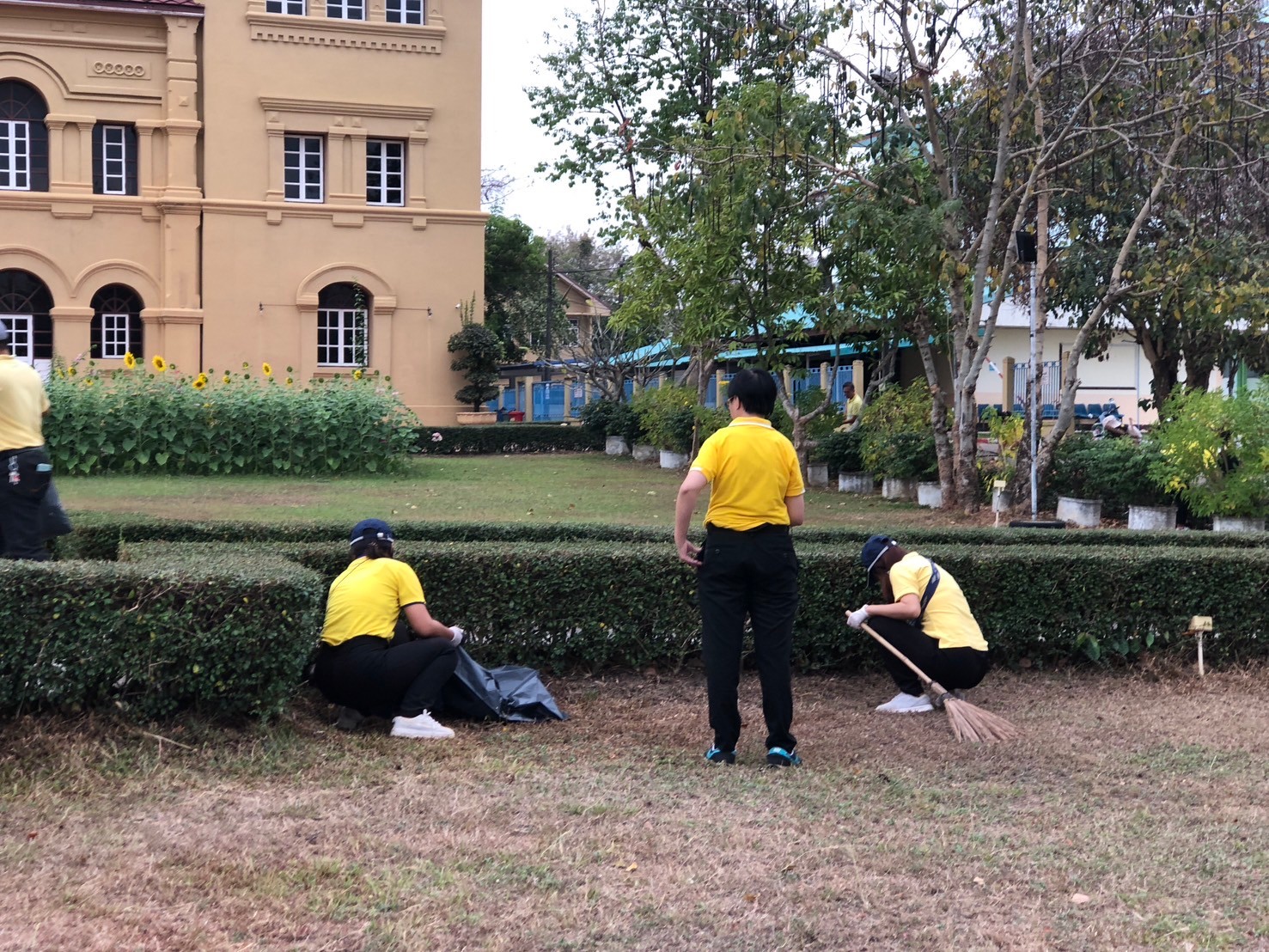 พช.นครพนม    ร่วมกิจกรรม Big Cleaning day ดำเนินการทำความสะอาด สร้างความเป็นระเบียบเรียบร้อยในบ้านเมือง ตามนโยบาย “หน้าบ้านน่ามอง นครพนมน่าอยู่”