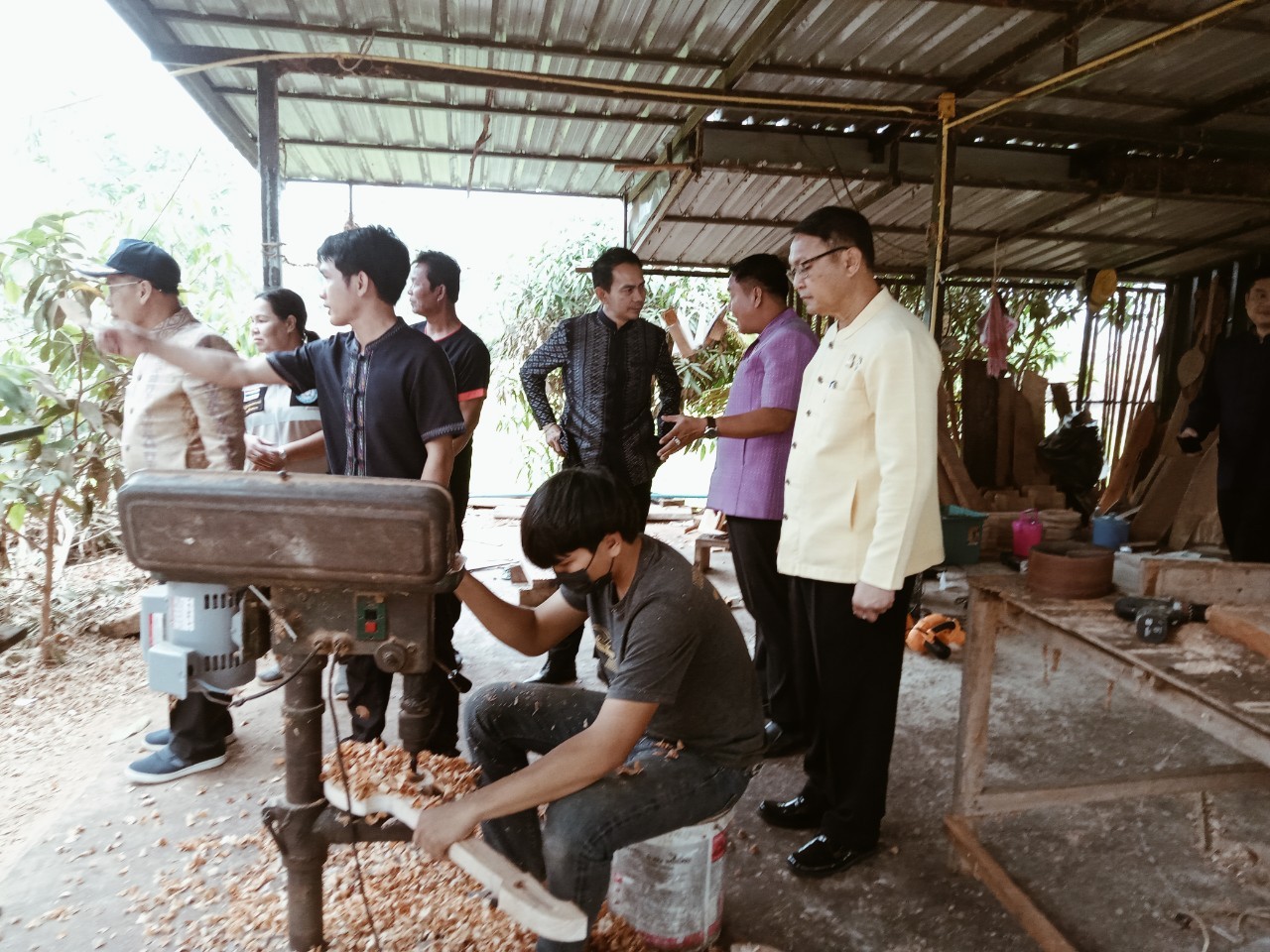 พ่อเมืองนครพนม    ลงพื้นที่ตรวจเยี่ยม หมู่บ้าน OTOP เพื่อการท่องเที่ยวบ้านท่าเรือ ตำบลท่าเรือ อำเภอนาหว้า จังหวัดนครพนม