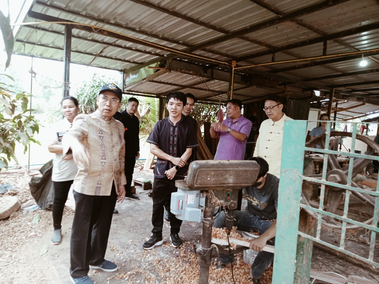 พ่อเมืองนครพนม    ลงพื้นที่ตรวจเยี่ยม หมู่บ้าน OTOP เพื่อการท่องเที่ยวบ้านท่าเรือ ตำบลท่าเรือ อำเภอนาหว้า จังหวัดนครพนม