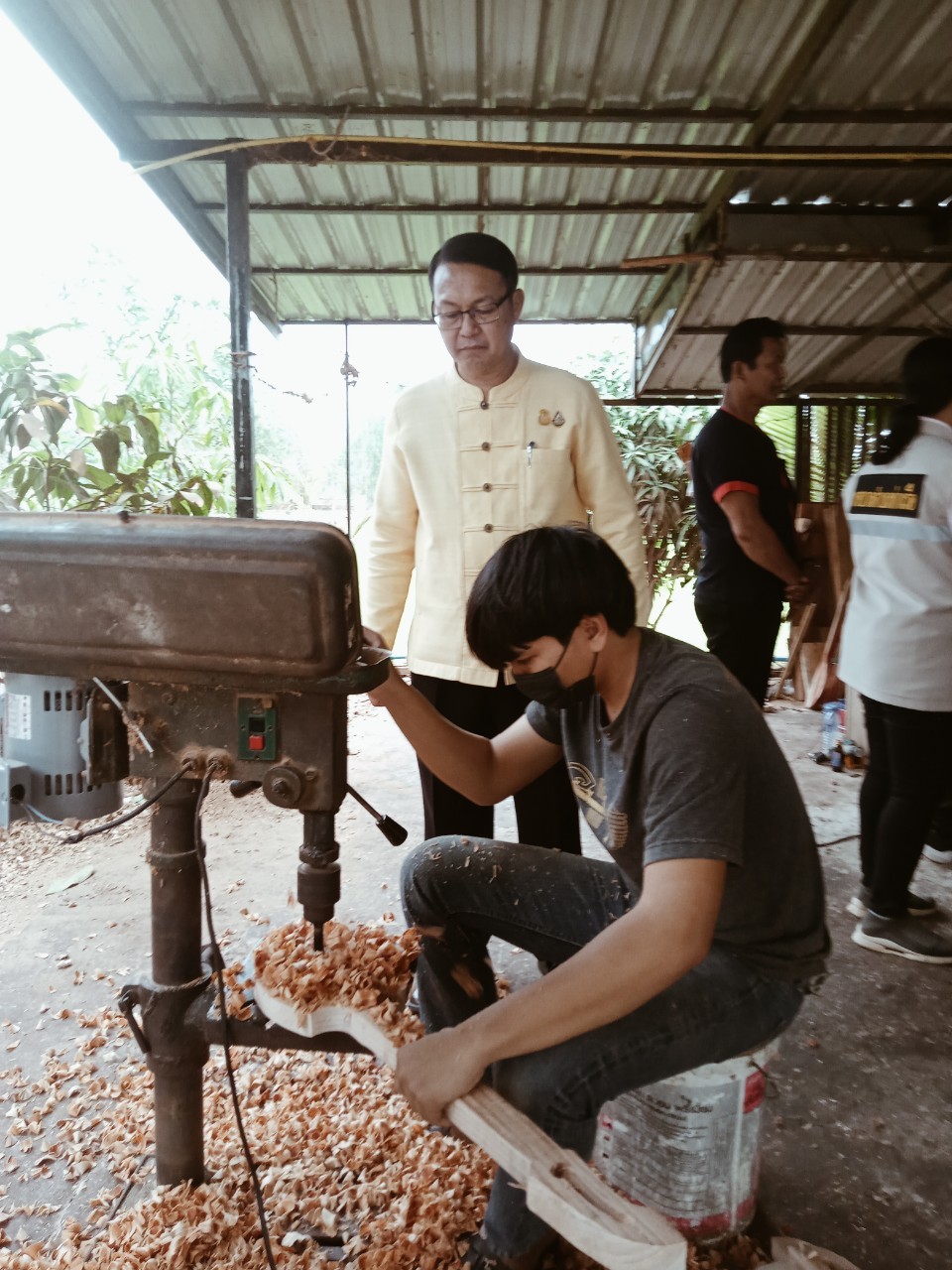 พ่อเมืองนครพนม    ลงพื้นที่ตรวจเยี่ยม หมู่บ้าน OTOP เพื่อการท่องเที่ยวบ้านท่าเรือ ตำบลท่าเรือ อำเภอนาหว้า จังหวัดนครพนม