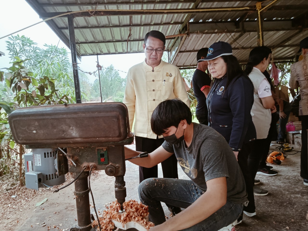 พ่อเมืองนครพนม    ลงพื้นที่ตรวจเยี่ยม หมู่บ้าน OTOP เพื่อการท่องเที่ยวบ้านท่าเรือ ตำบลท่าเรือ อำเภอนาหว้า จังหวัดนครพนม