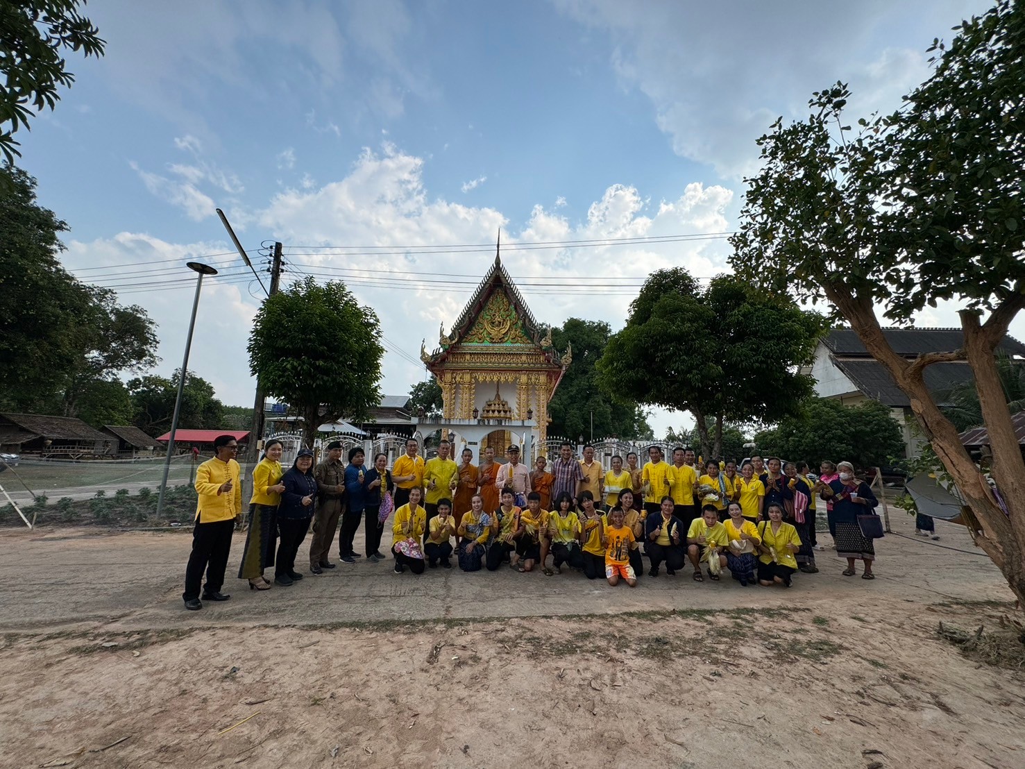 ผู้ว่าฯนครพนม   ลงพื้นที่ติดตามการน้อมนำแนวพระราชดำริของสมเด็จพระกนิษฐาธิราชเจ้า กรมสมเด็จพระเทพรัตนราชสุดาฯ สยามบรมราชกุมารี สู่ปฏิบัติการปลูกพืชผักสวนครัว เพื่อสร้างความมั่นคงทางอาหารและการดำเนินงานพัฒนาหมู่บ้านยั่งยืน ประจำปีงบประมาณ พ.ศ.2567 อำเภอนาแก จังหวัดนครพนม
