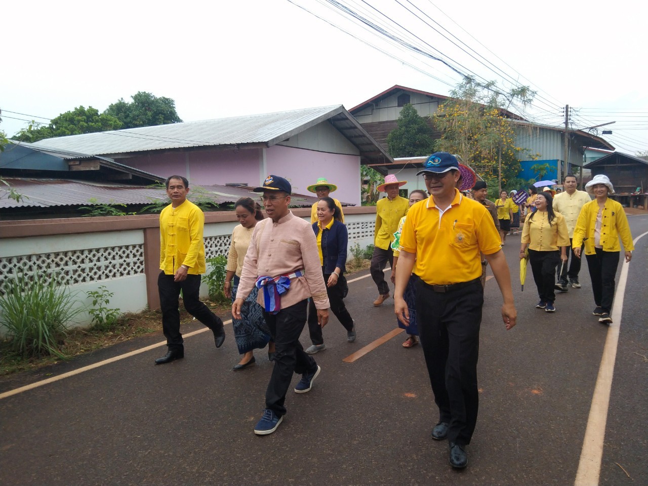 ผู้ว่าฯนครพนม   ลงพื้นที่ติดตามการน้อมนำแนวพระราชดำริของสมเด็จพระกนิษฐาธิราชเจ้า กรมสมเด็จพระเทพรัตนราชสุดาฯ สยามบรมราชกุมารี สู่ปฏิบัติการปลูกพืชผักสวนครัว เพื่อสร้างความมั่นคงทางอาหารและการดำเนินงานพัฒนาหมู่บ้านยั่งยืน ประจำปีงบประมาณ พ.ศ.2567 อำเภอนาแก จังหวัดนครพนม