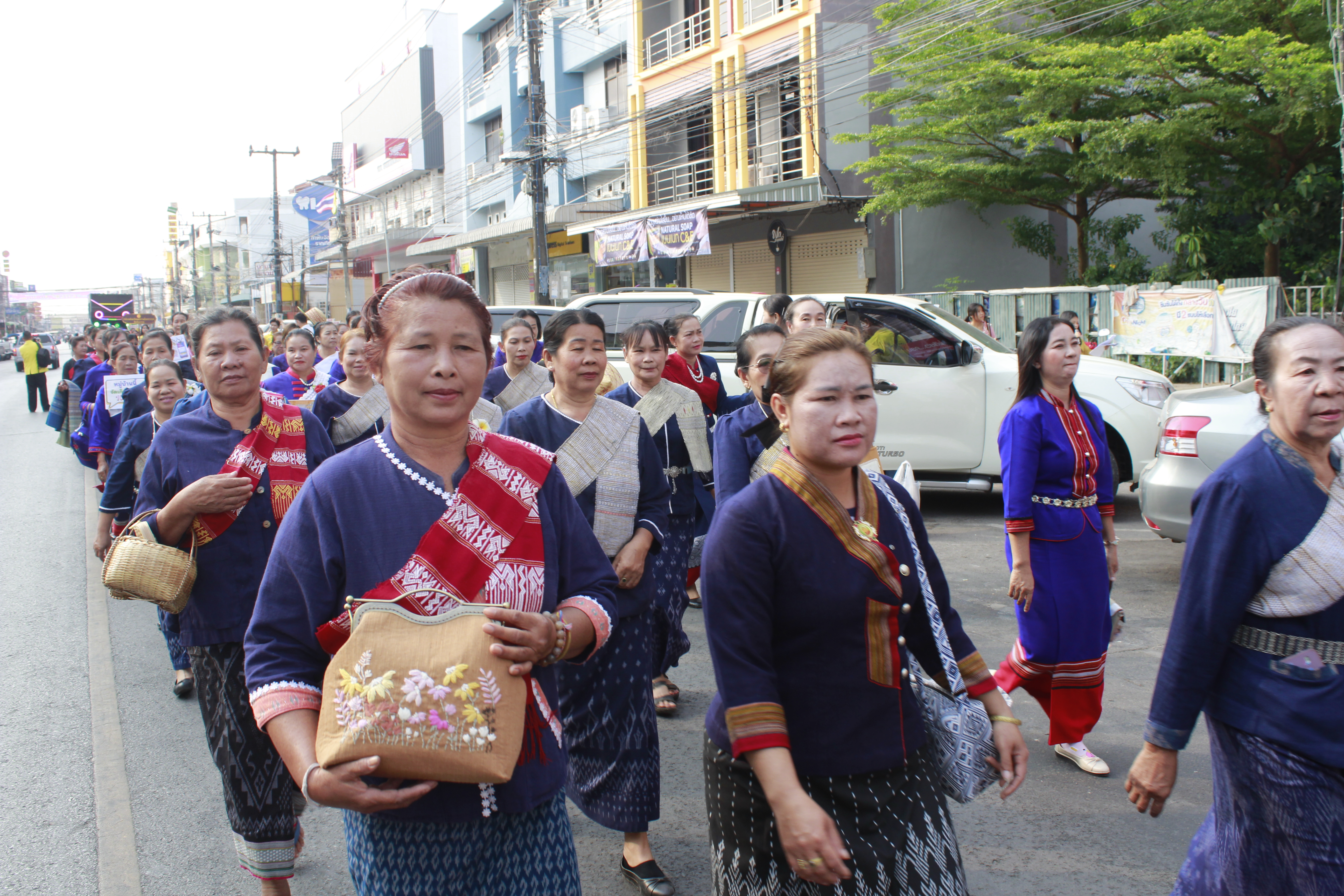 จังหวัดนครพนม   จัดโครงการรวมพลังสตรีศรีนครพนม “เทิดไท้องค์ราชัน” กิจกรรมเนื่องในวันสตรีสากลจังหวัดนครพนม ประจำปี 2567 และกิจกรรมมหกรรมการออม 50 ปี ทุนชุมชนขับเคลื่อนเศรษฐกิจฐานราก